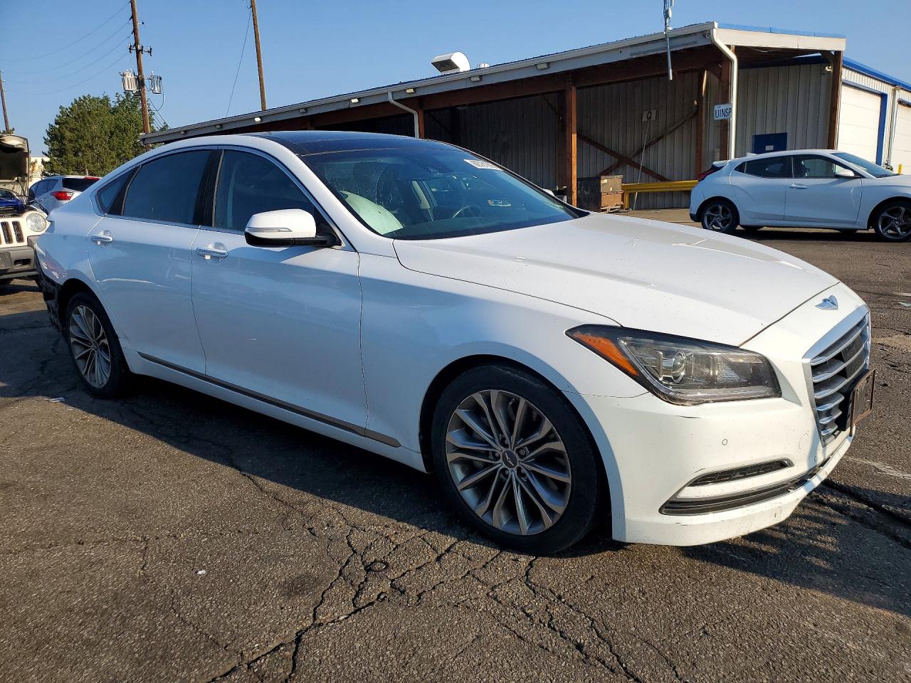 2015 Hyundai Genesis 3.8l Белый vin: KMHGN4JE8FU033987