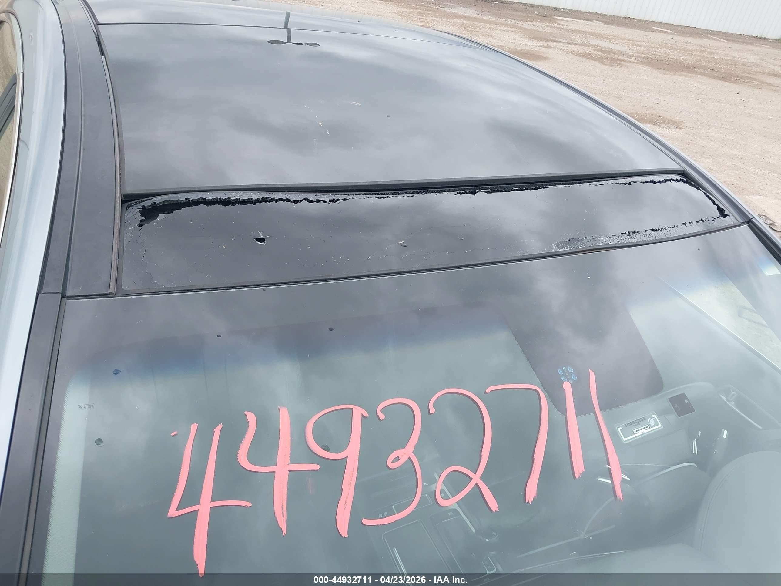 2015 Hyundai Genesis 3.8 Blue vin: KMHGN4JE8FU045816