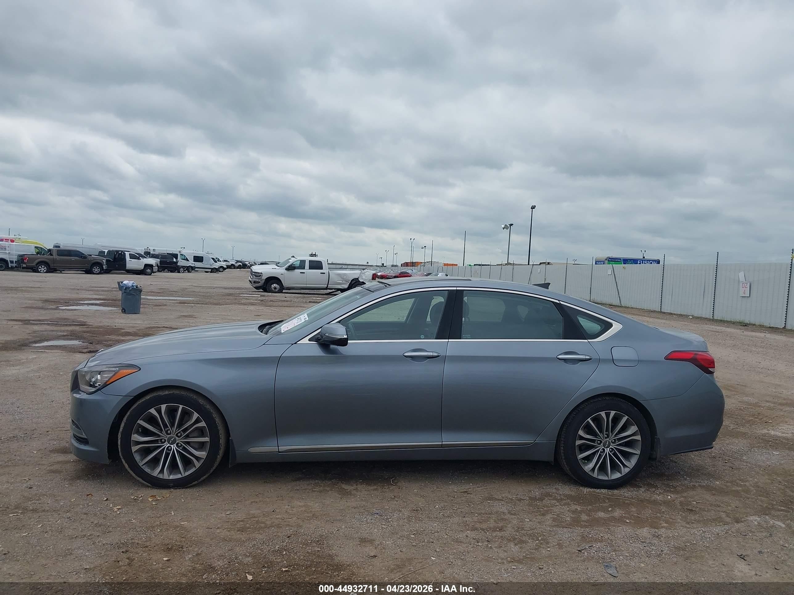 2015 Hyundai Genesis 3.8 Blue vin: KMHGN4JE8FU045816