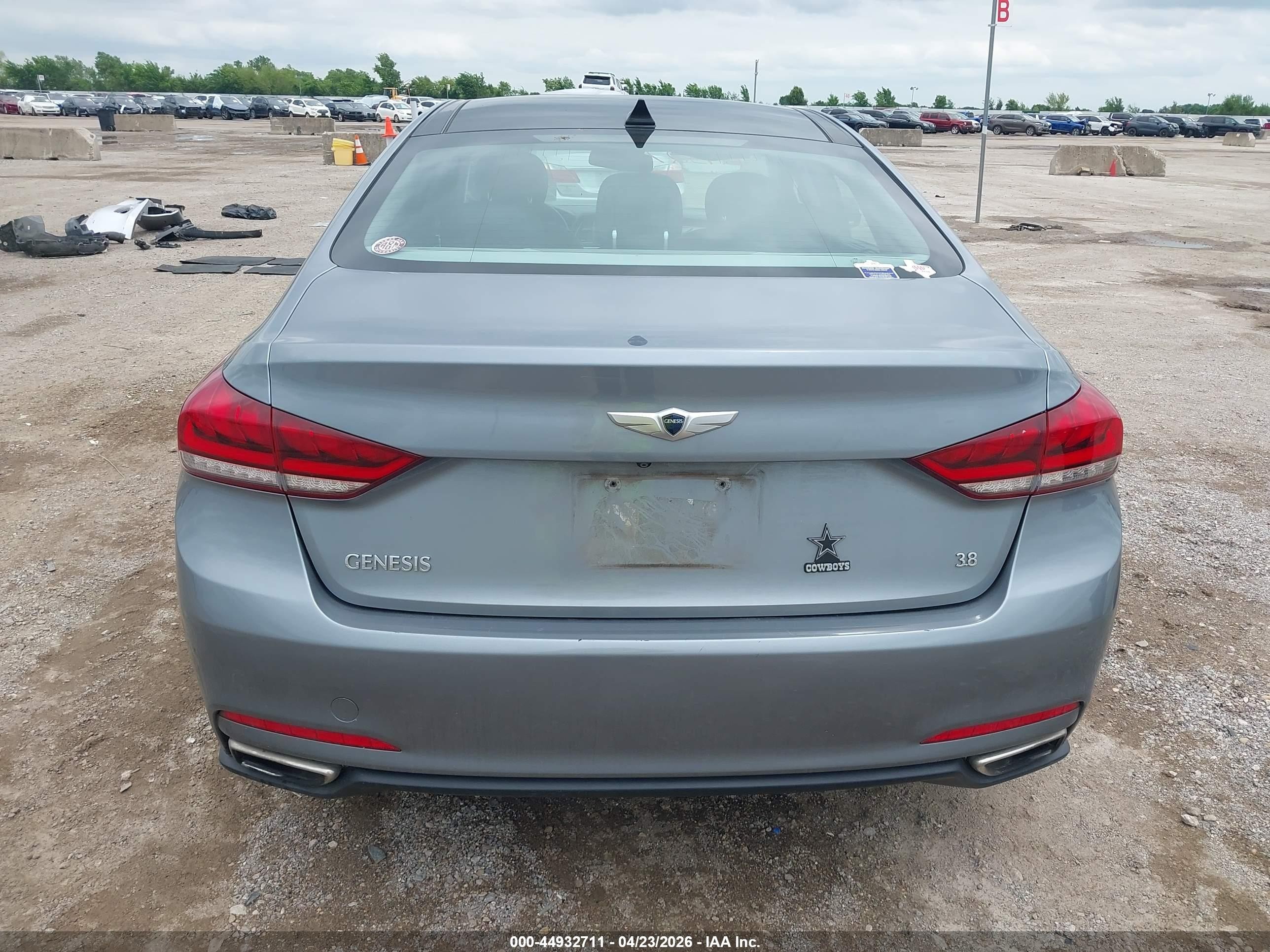 2015 Hyundai Genesis 3.8 Blue vin: KMHGN4JE8FU045816