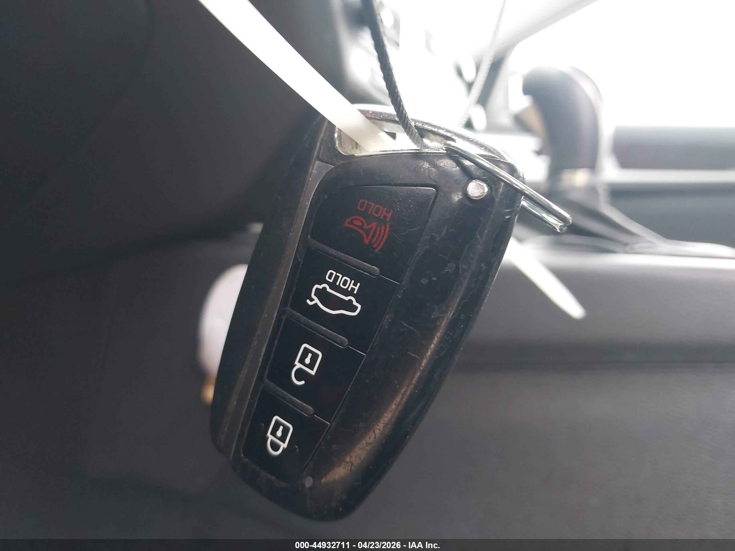 2015 Hyundai Genesis 3.8 Blue vin: KMHGN4JE8FU045816