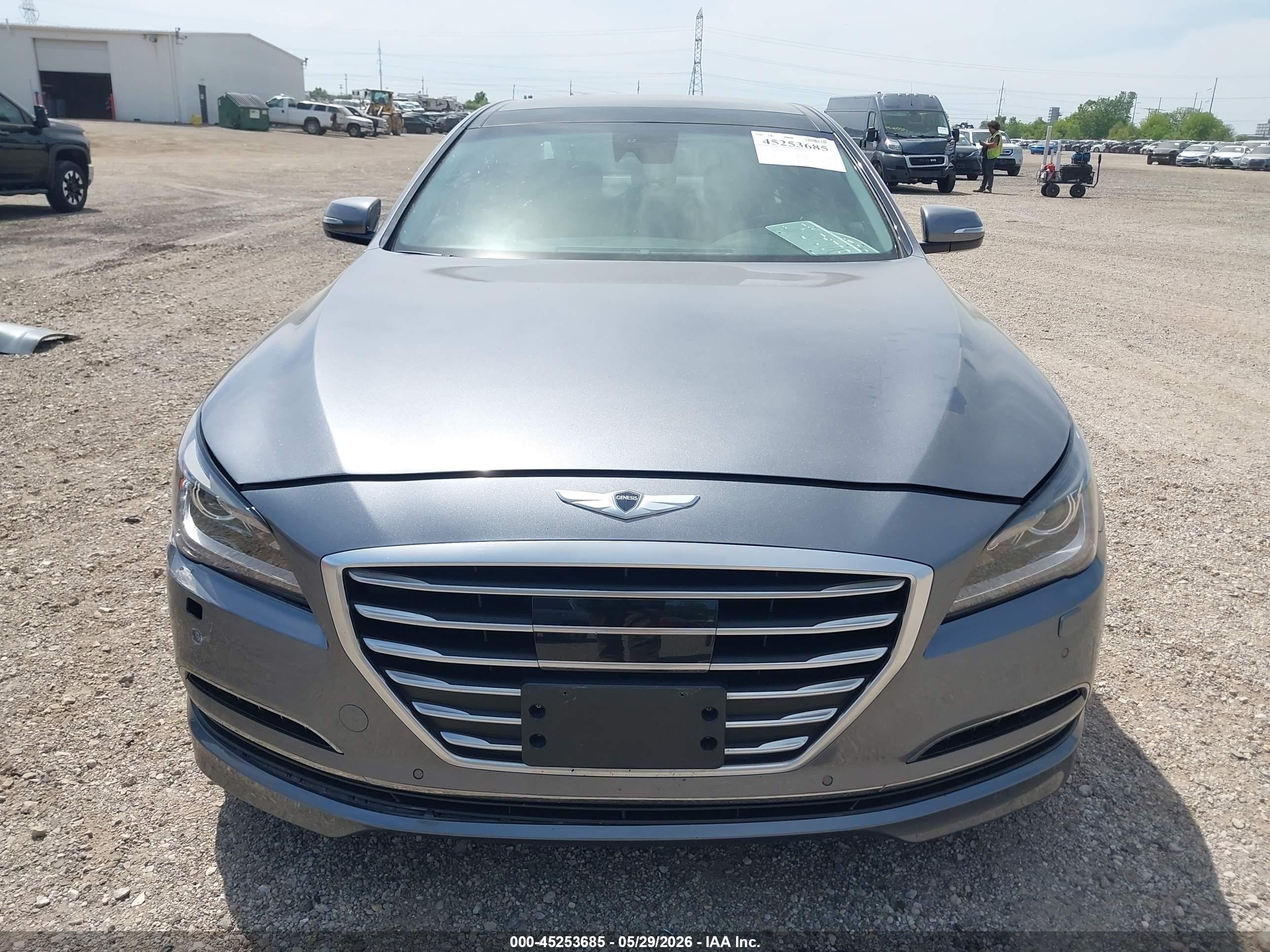 2015 Hyundai Genesis 3.8 Gray vin: KMHGN4JE8FU054838