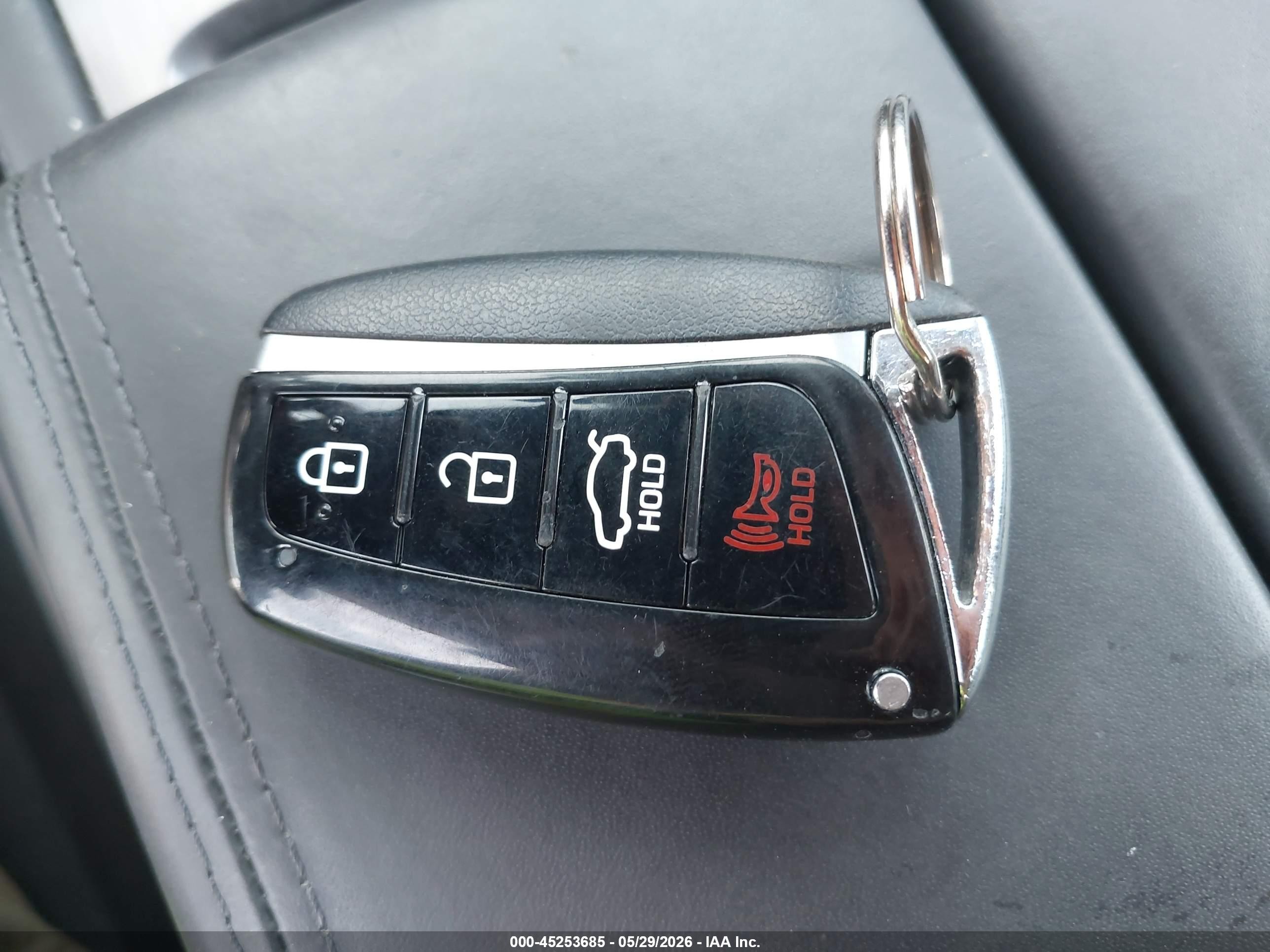 2015 Hyundai Genesis 3.8 Gray vin: KMHGN4JE8FU054838