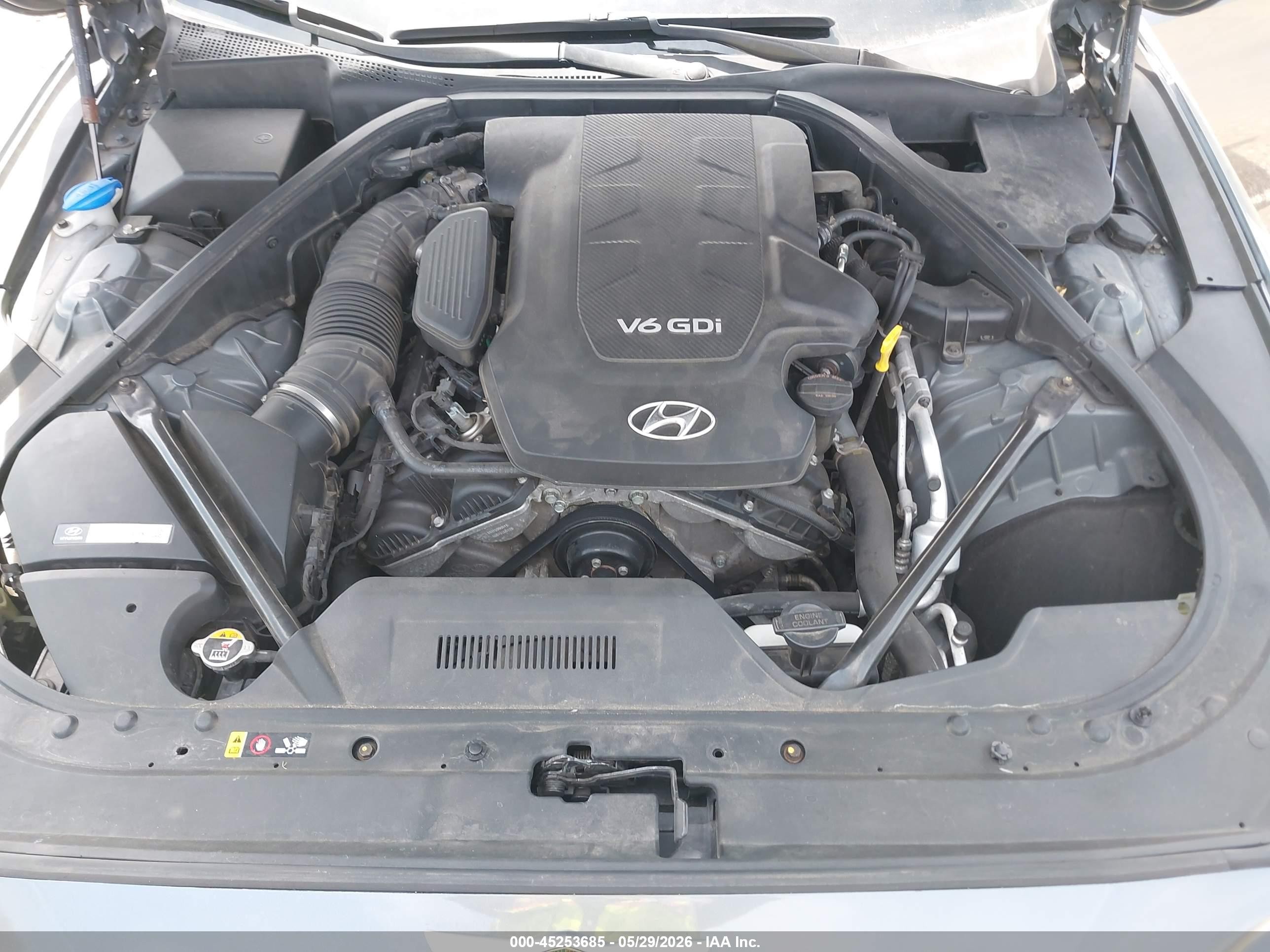 2015 Hyundai Genesis 3.8 Gray vin: KMHGN4JE8FU054838