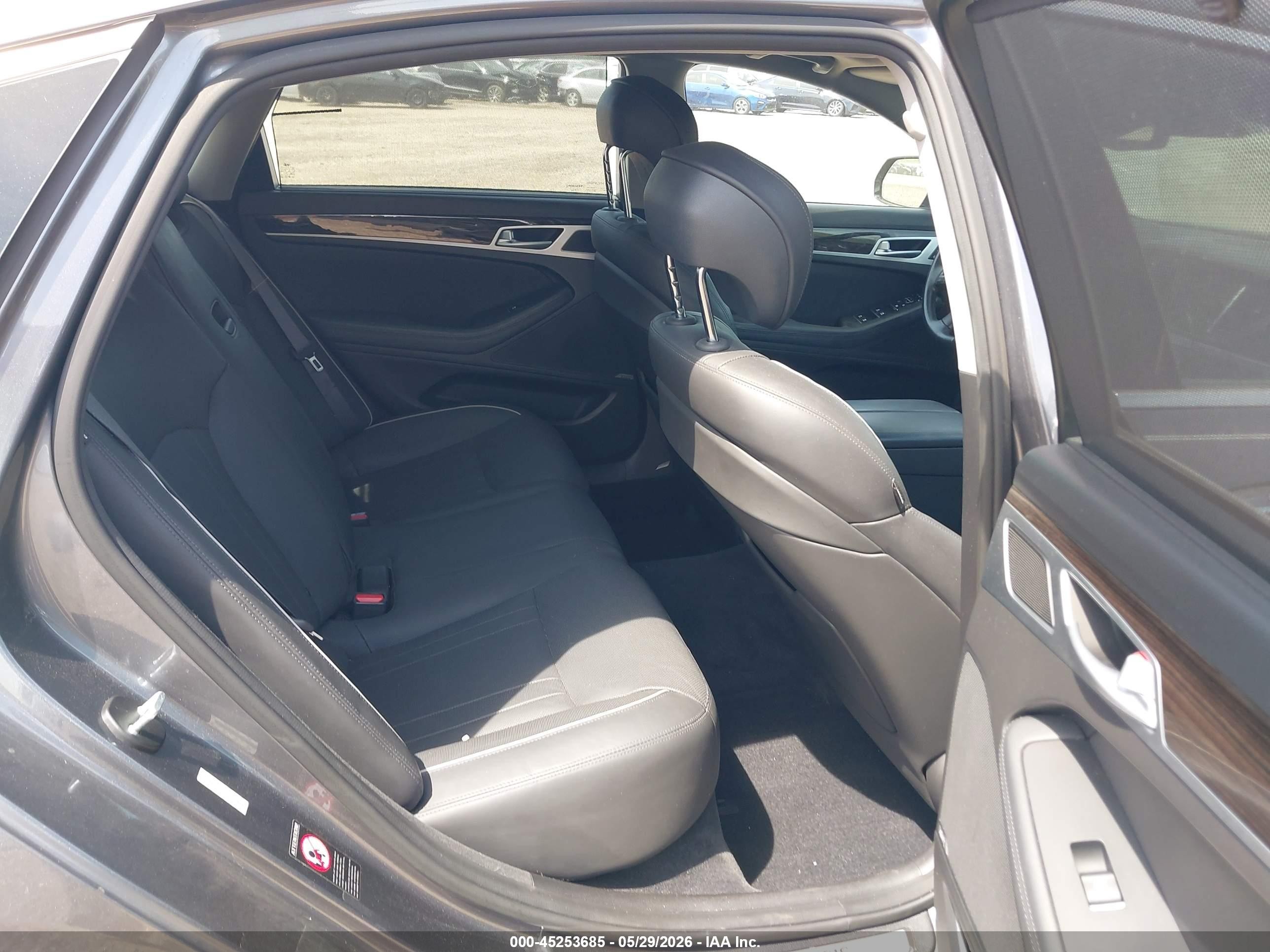 2015 Hyundai Genesis 3.8 Gray vin: KMHGN4JE8FU054838