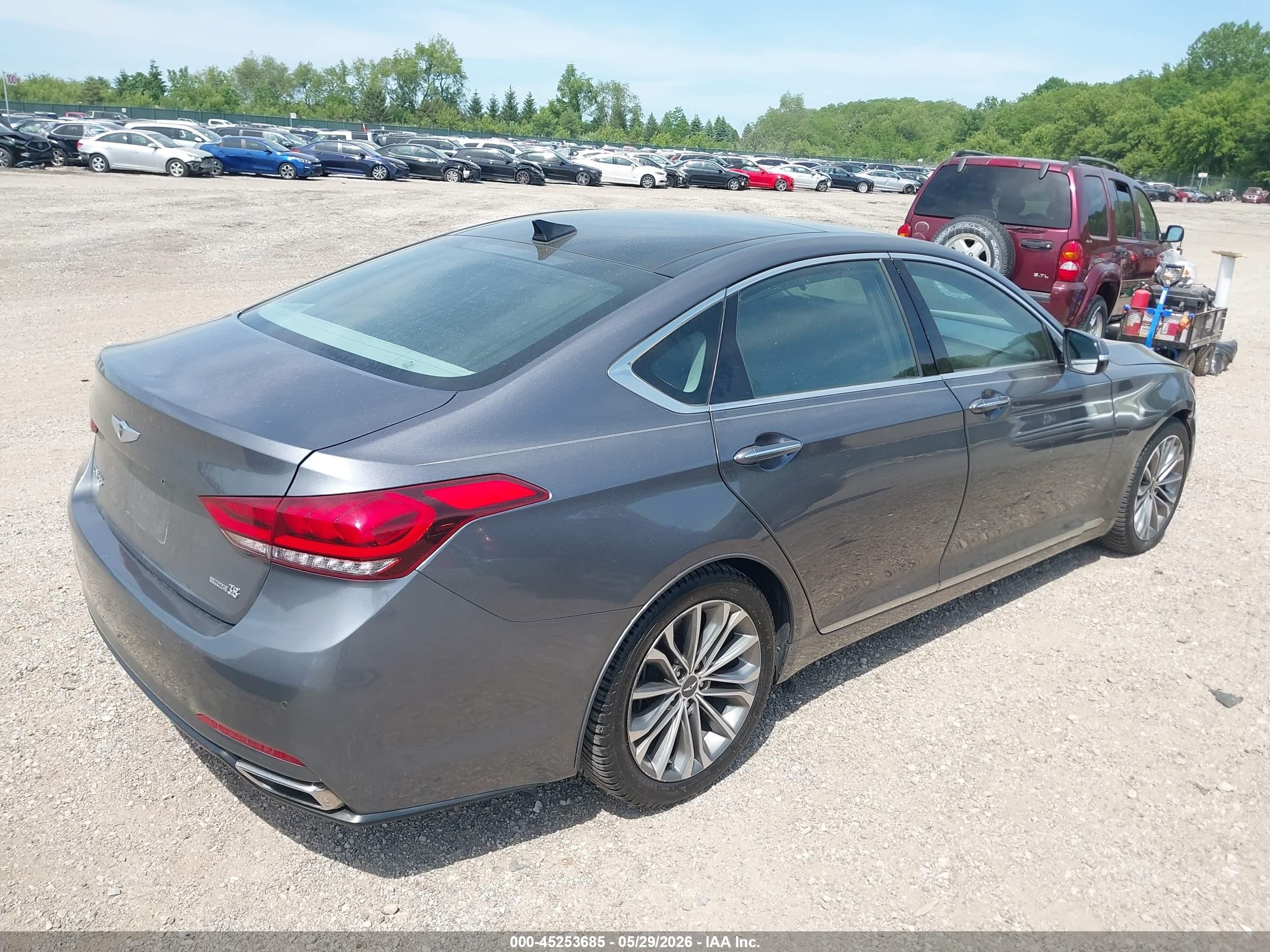 2015 Hyundai Genesis 3.8 Gray vin: KMHGN4JE8FU054838