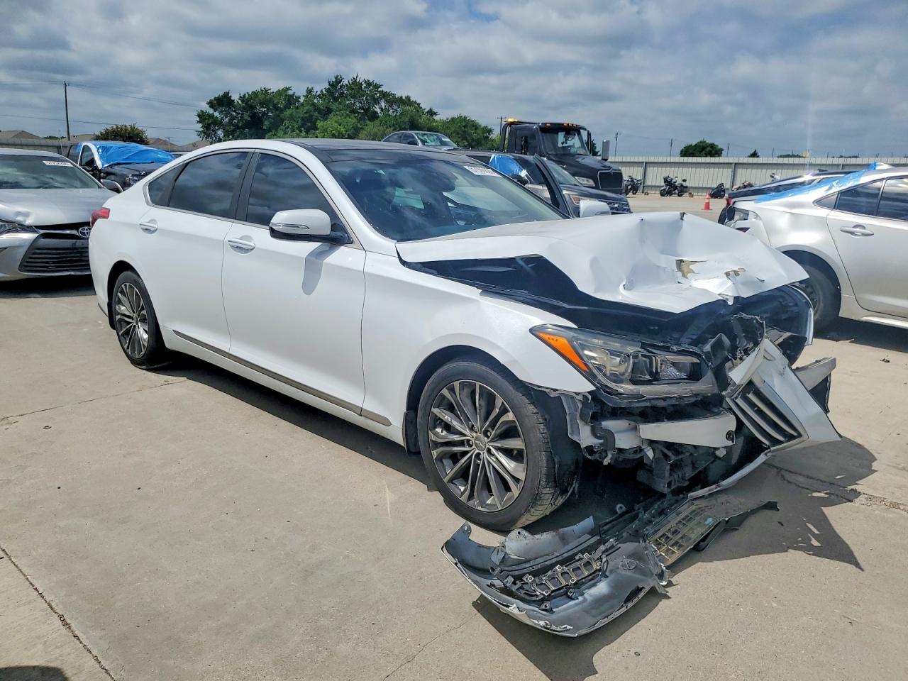 2015 Hyundai Genesis 3.8l White vin: KMHGN4JE8FU058288