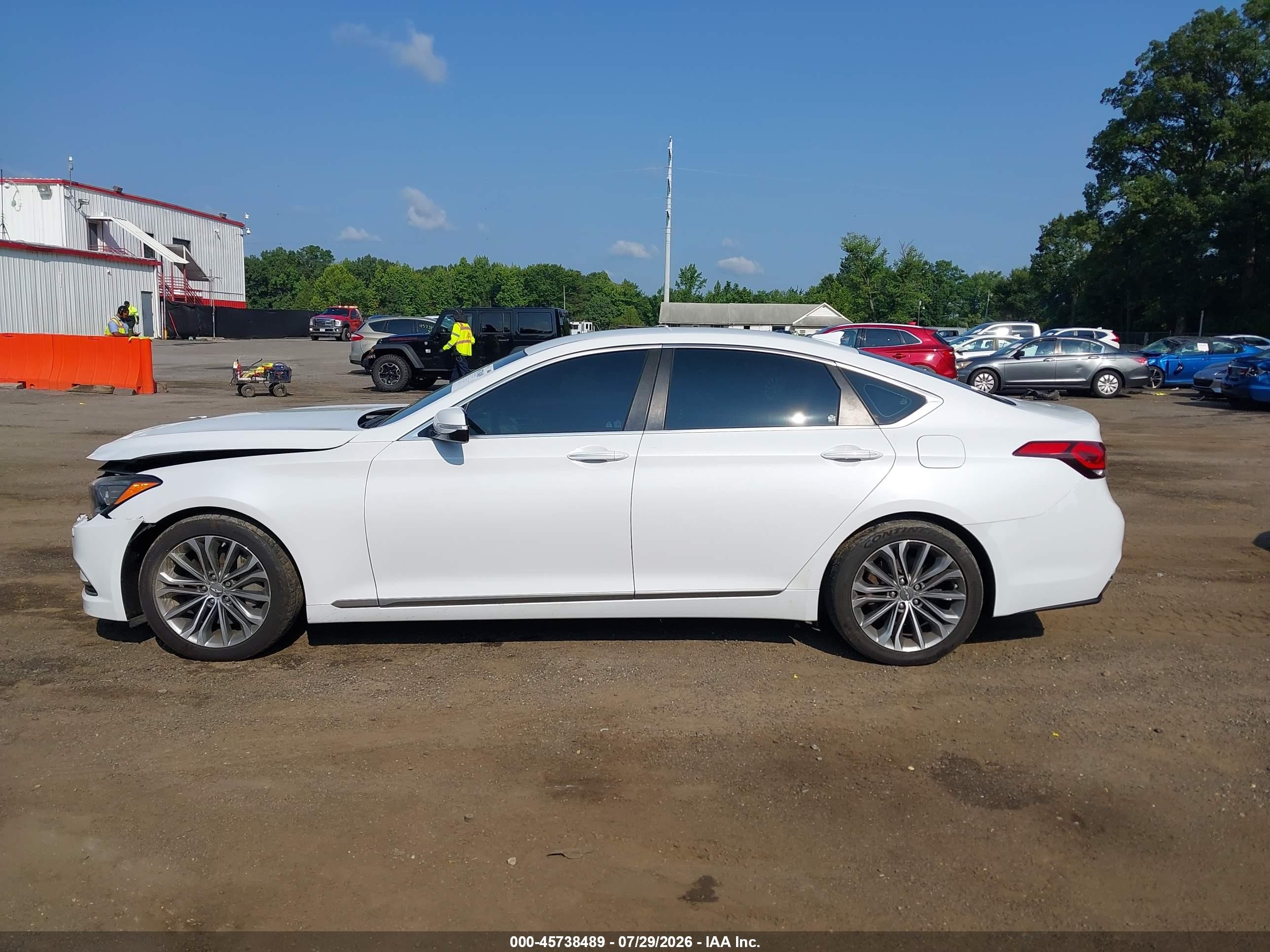 2015 Hyundai Genesis 3.8 Белый vin: KMHGN4JE8FU060154