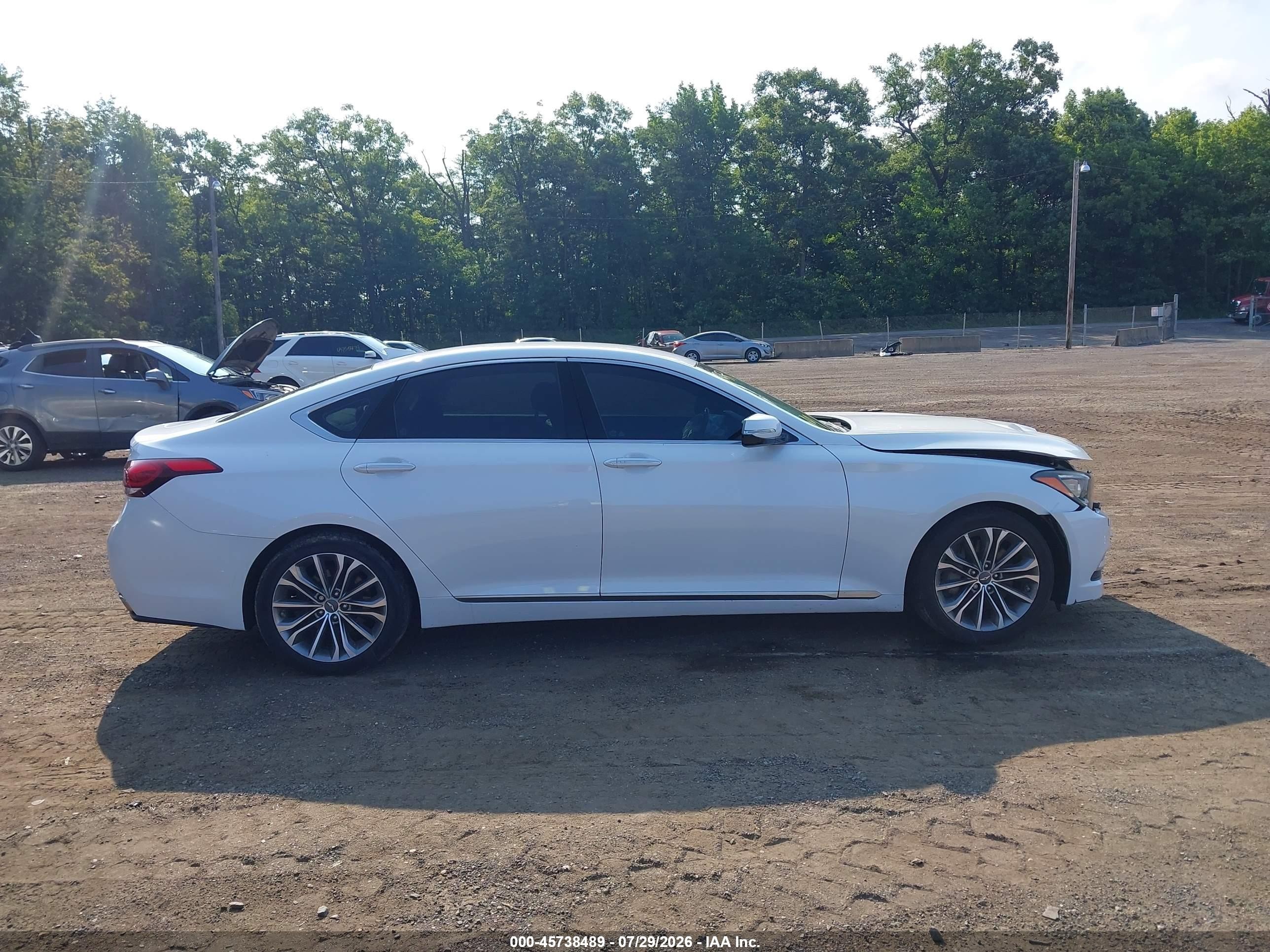 2015 Hyundai Genesis 3.8 Белый vin: KMHGN4JE8FU060154