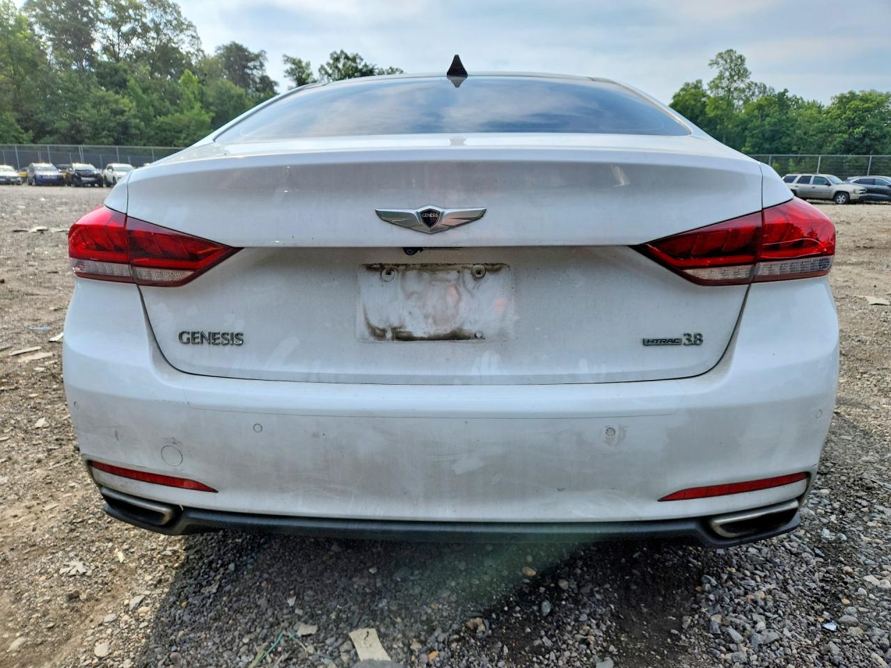2015 Hyundai Genesis 3.8l White vin: KMHGN4JE8FU073907