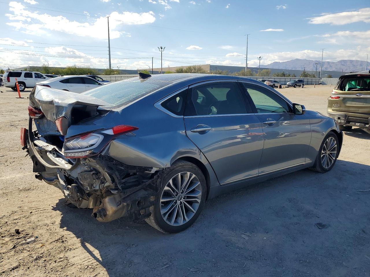 2015 Hyundai Genesis 3.8l Серый vin: KMHGN4JE8FU092103