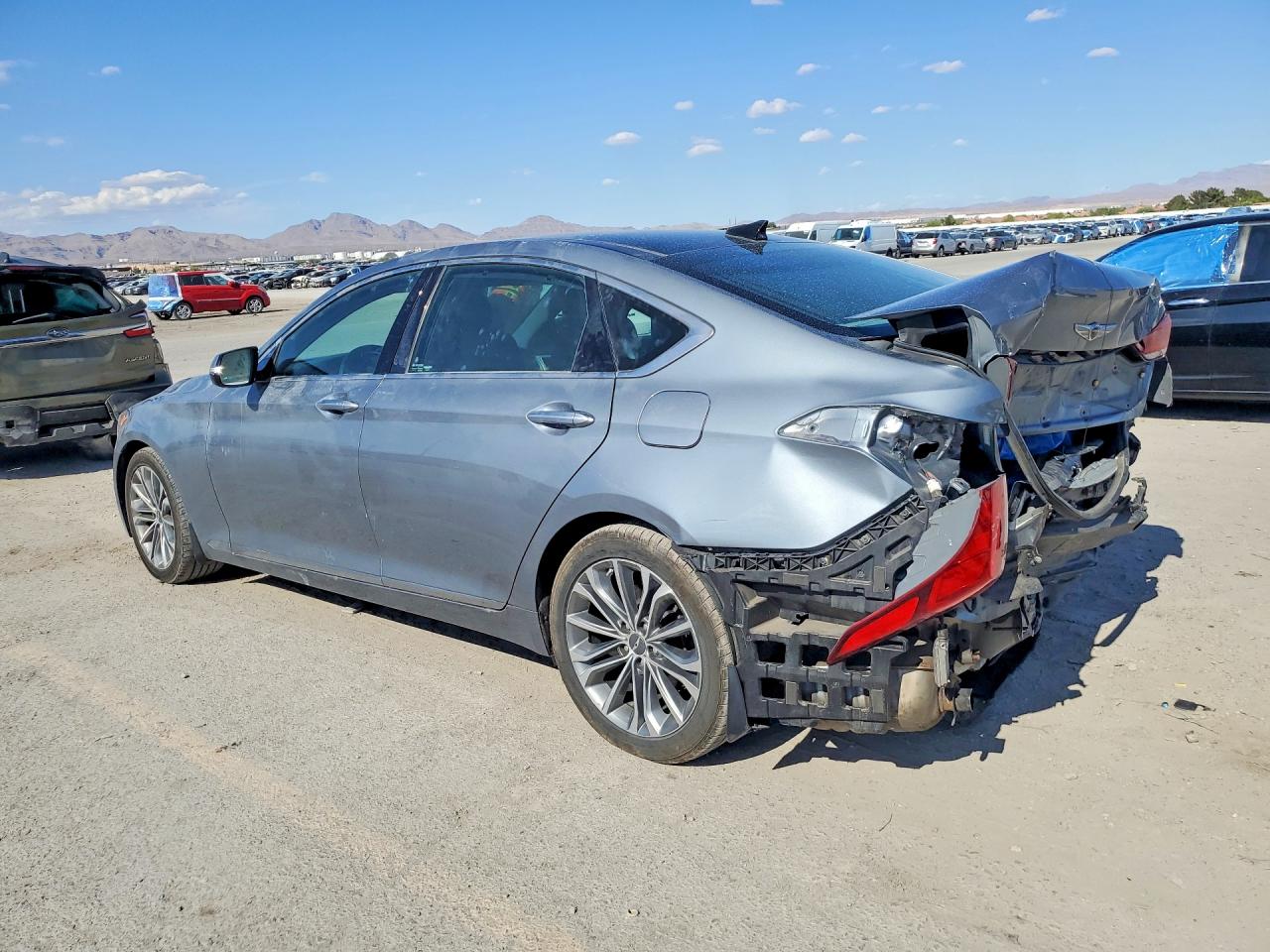 2015 Hyundai Genesis 3.8l Серый vin: KMHGN4JE8FU092103