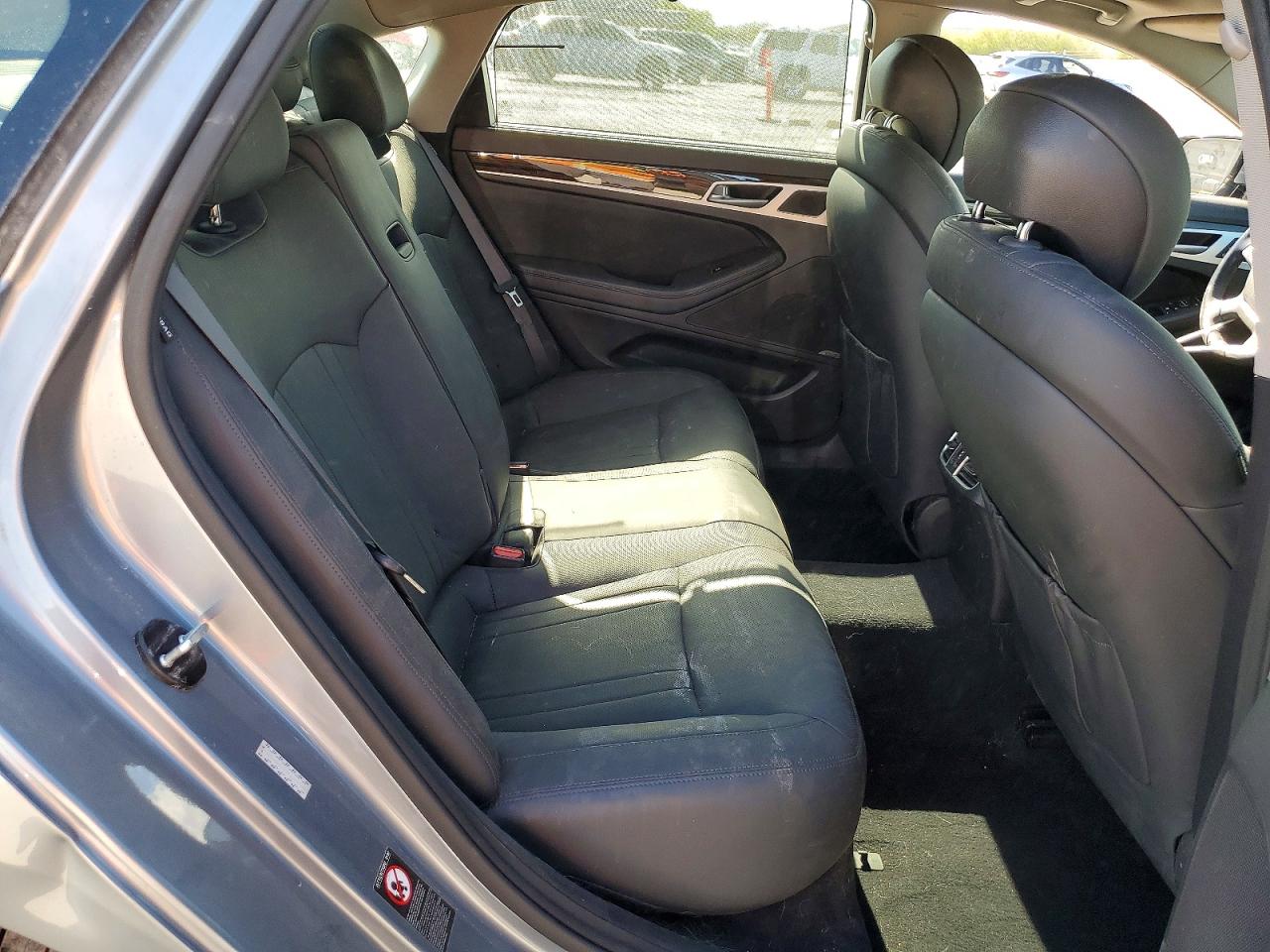 2015 Hyundai Genesis 3.8l Серый vin: KMHGN4JE8FU092103
