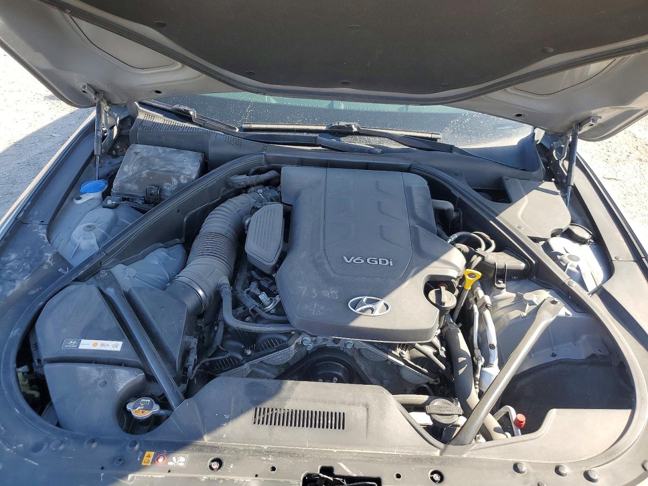 2015 Hyundai Genesis 3.8l Серый vin: KMHGN4JE8FU092103