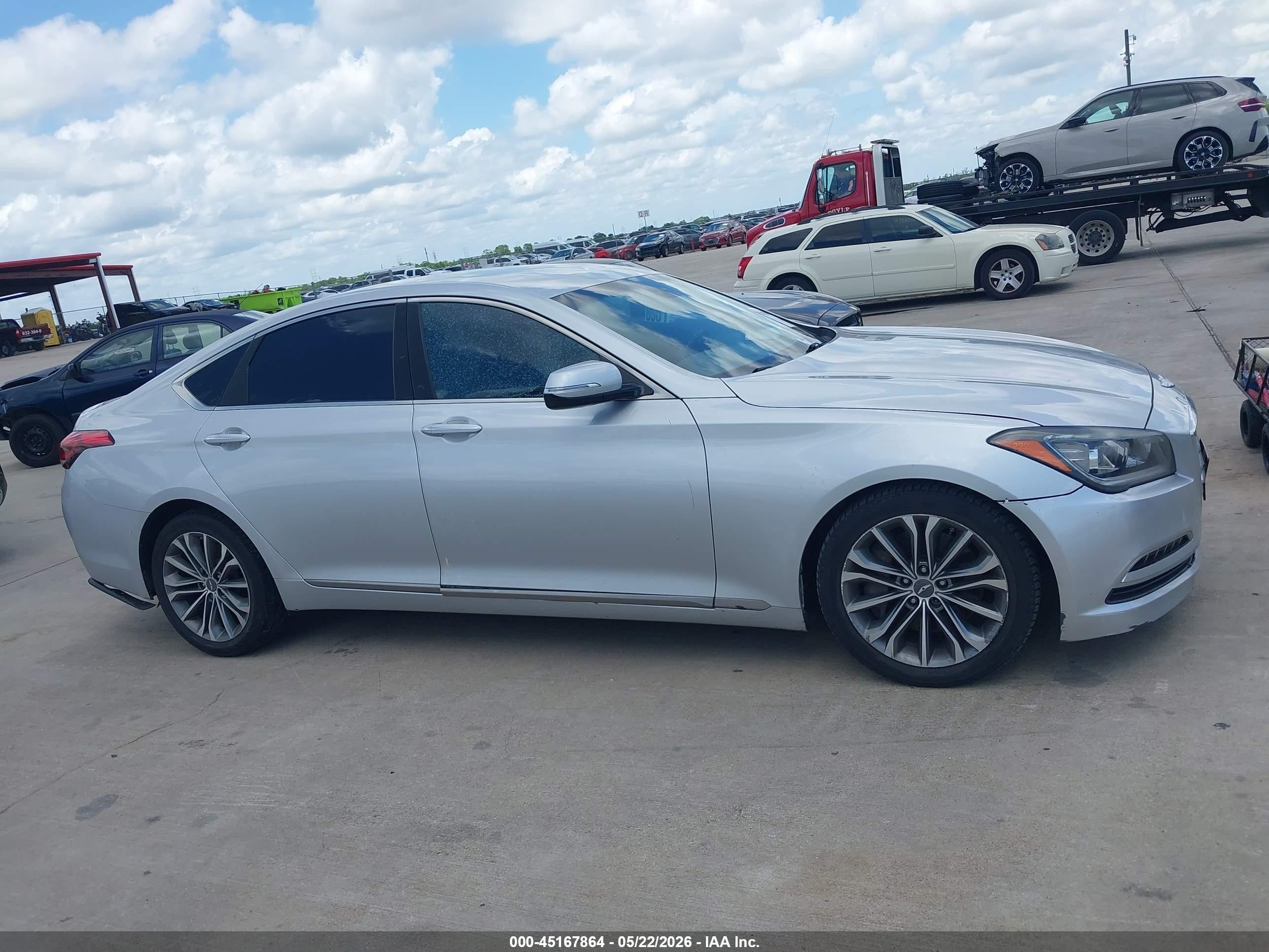 2016 Hyundai Genesis 3.8 Silver vin: KMHGN4JE8GU143553