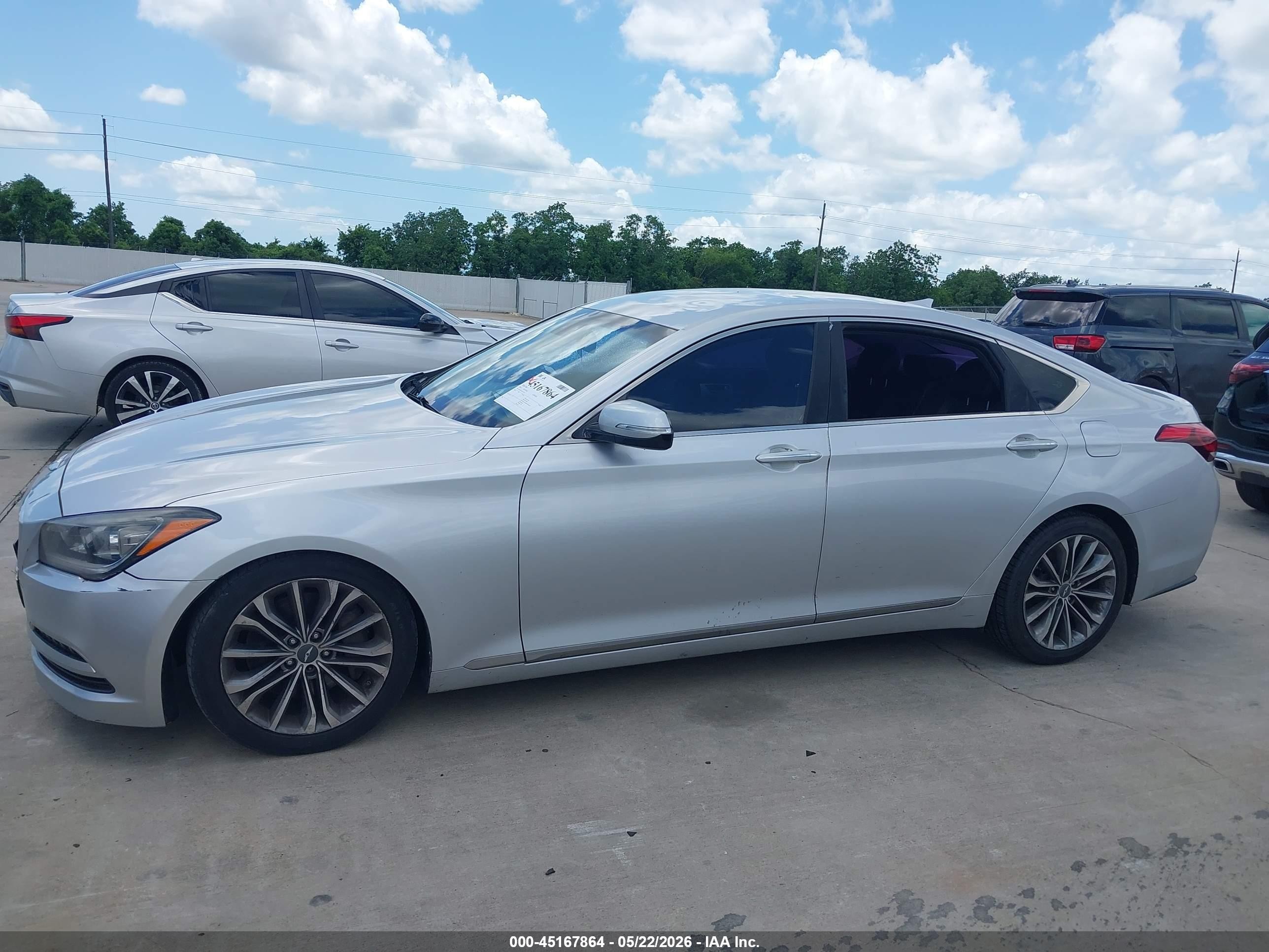 2016 Hyundai Genesis 3.8 Silver vin: KMHGN4JE8GU143553