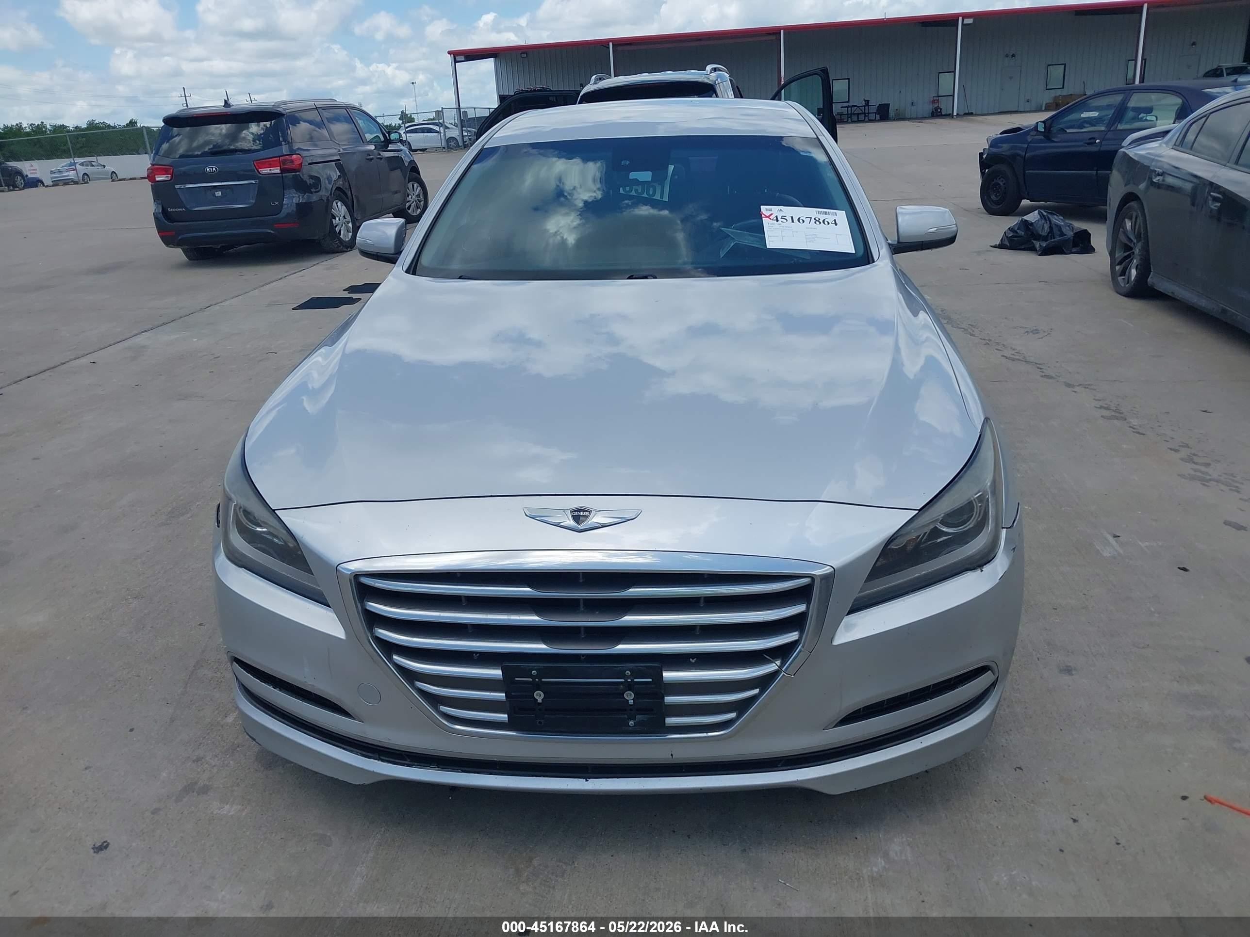 2016 Hyundai Genesis 3.8 Silver vin: KMHGN4JE8GU143553