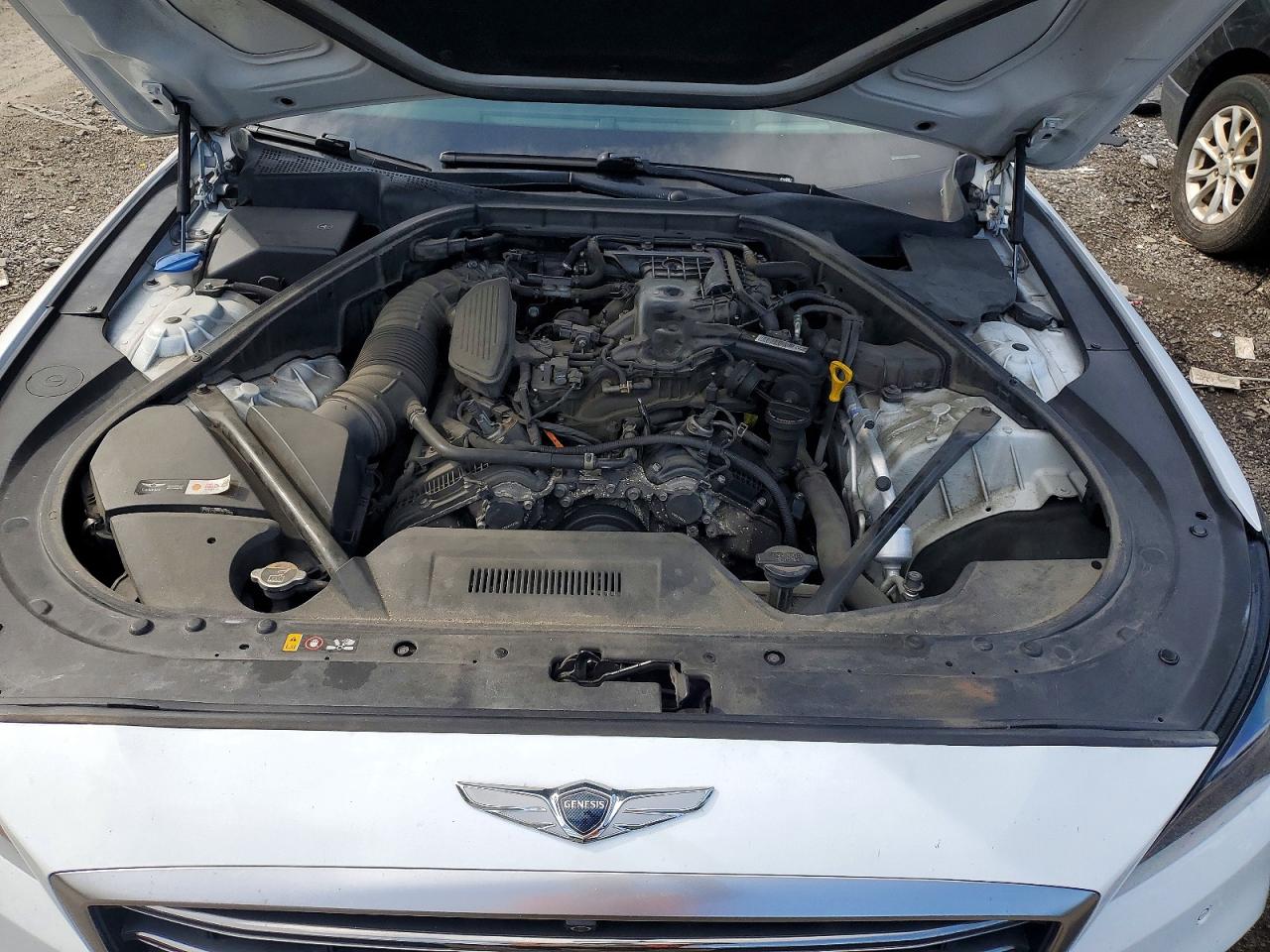 2018 Genesis G80 3.8 White vin: KMHGN4JE8JU237598