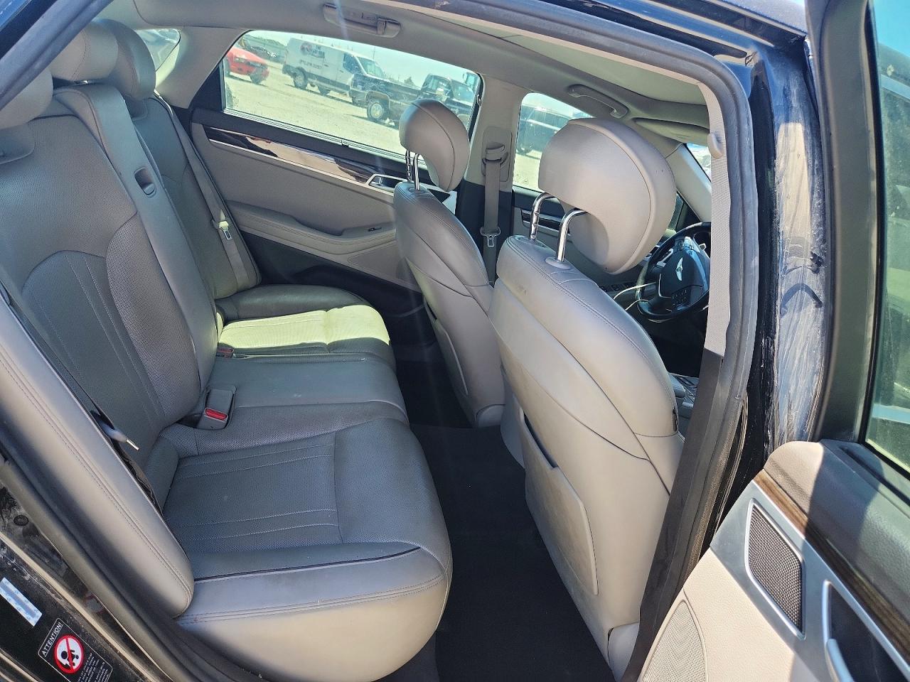 2015 Hyundai Genesis 3.8l Black vin: KMHGN4JE9FU017104