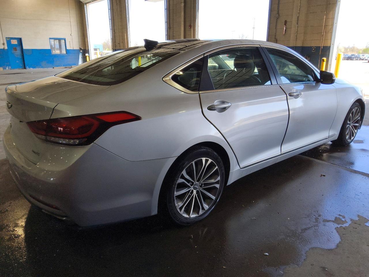 2015 Hyundai Genesis 3.8l Silver vin: KMHGN4JE9FU021914