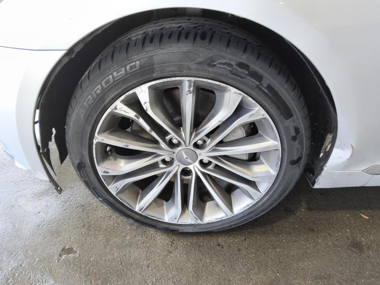 2015 Hyundai Genesis 3.8l Silver vin: KMHGN4JE9FU021914 Damage: Left Front Wheel, Curb Rash, > 12 Inches