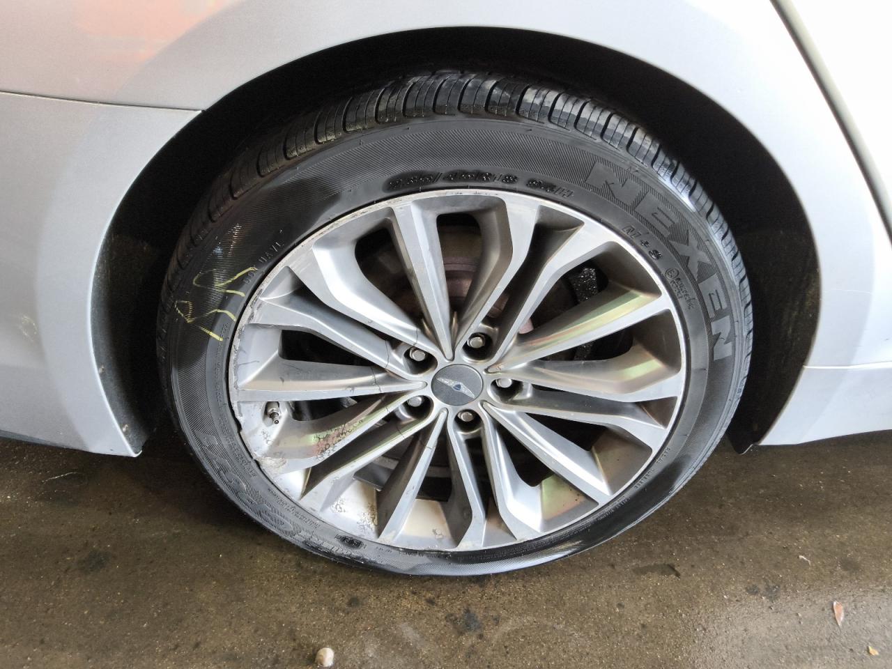 2015 Hyundai Genesis 3.8l Silver vin: KMHGN4JE9FU021914 Damage: Right Rear Wheel, Broken, Replacement Required