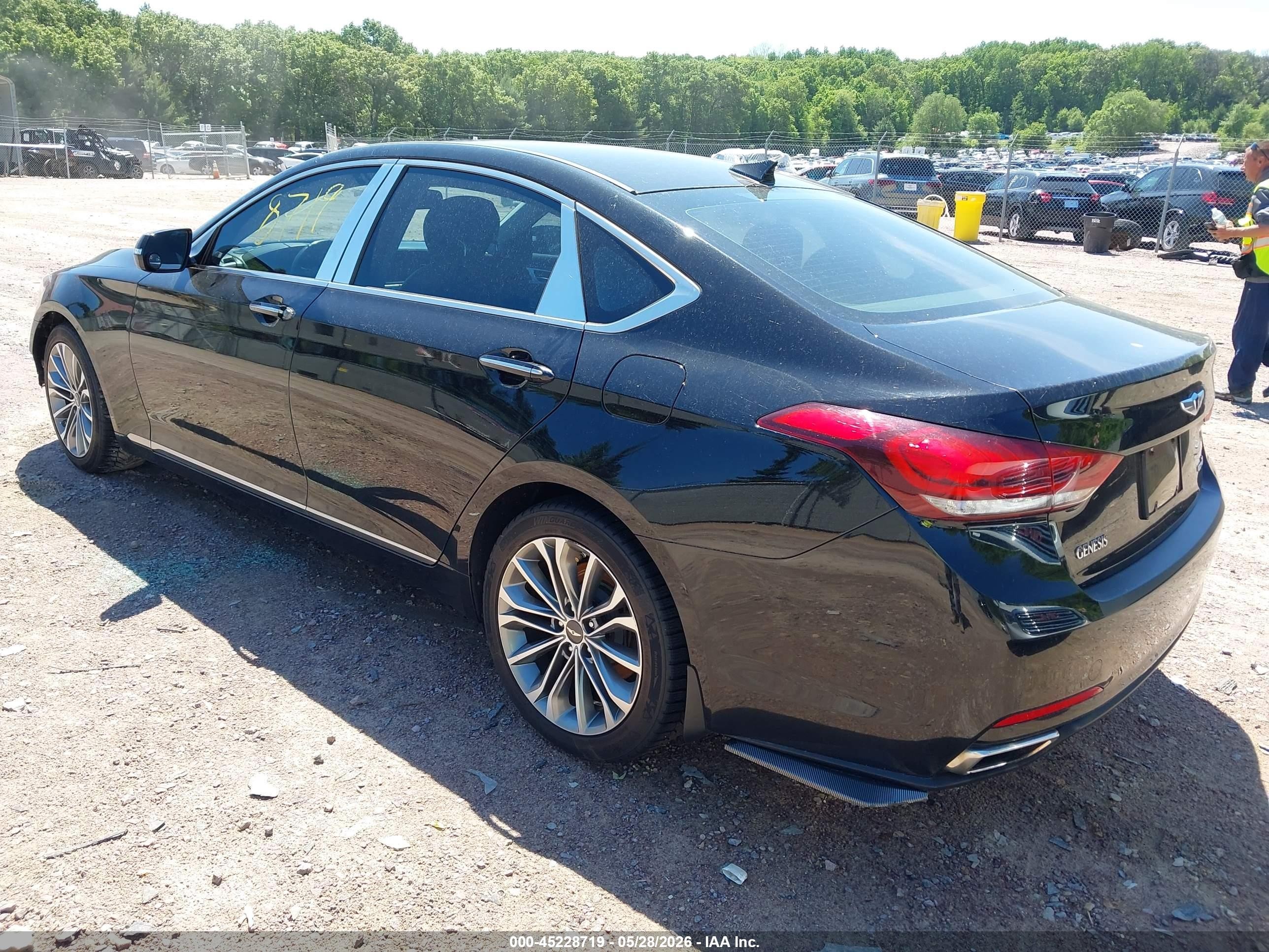 2015 Hyundai Genesis 3.8 Black vin: KMHGN4JE9FU040124