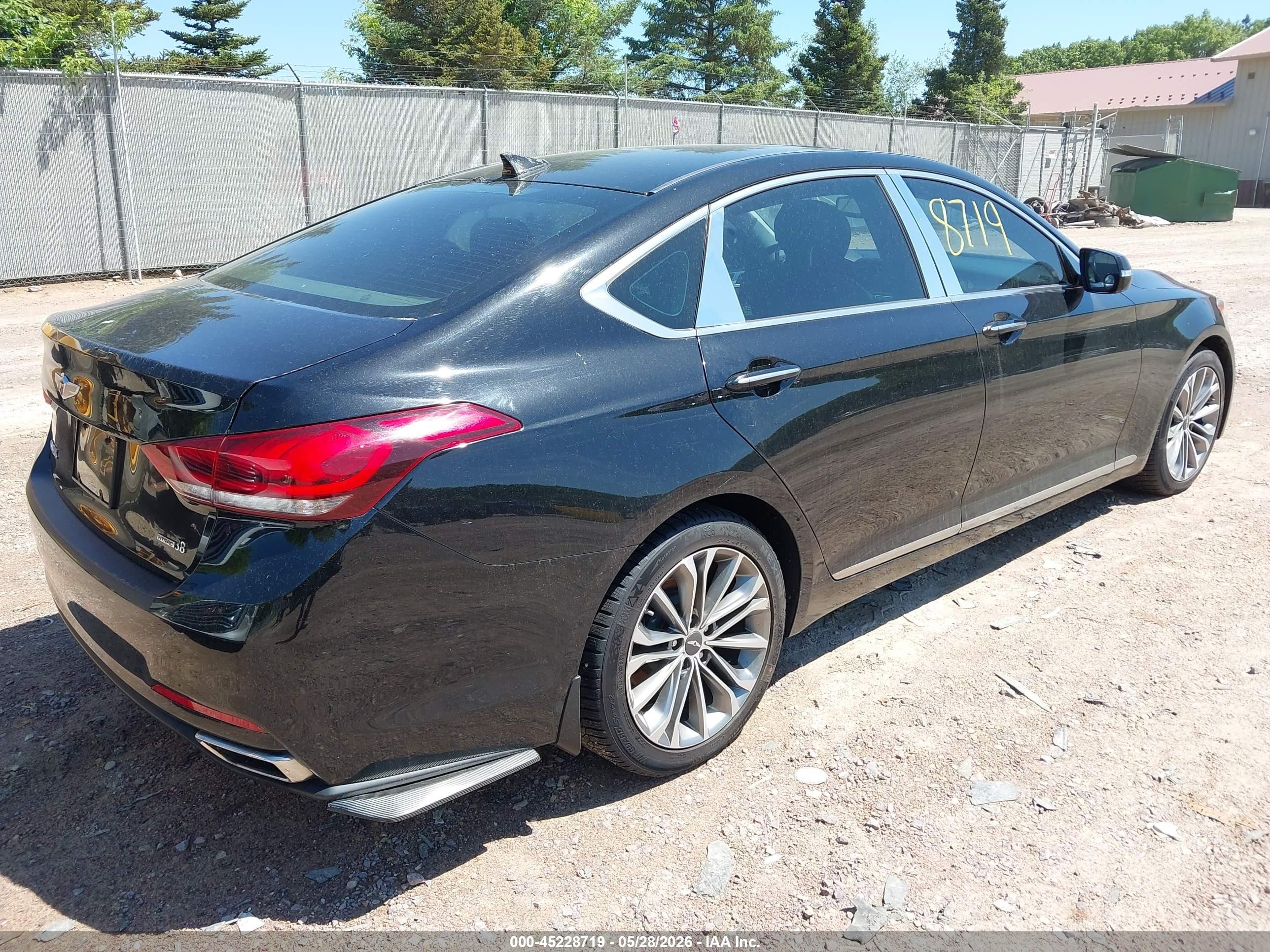 2015 Hyundai Genesis 3.8 Black vin: KMHGN4JE9FU040124