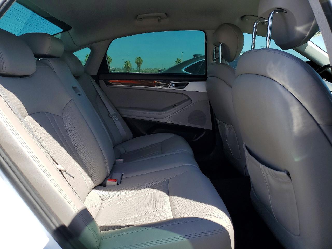 2015 Hyundai Genesis 3.8l Белый vin: KMHGN4JE9FU043525