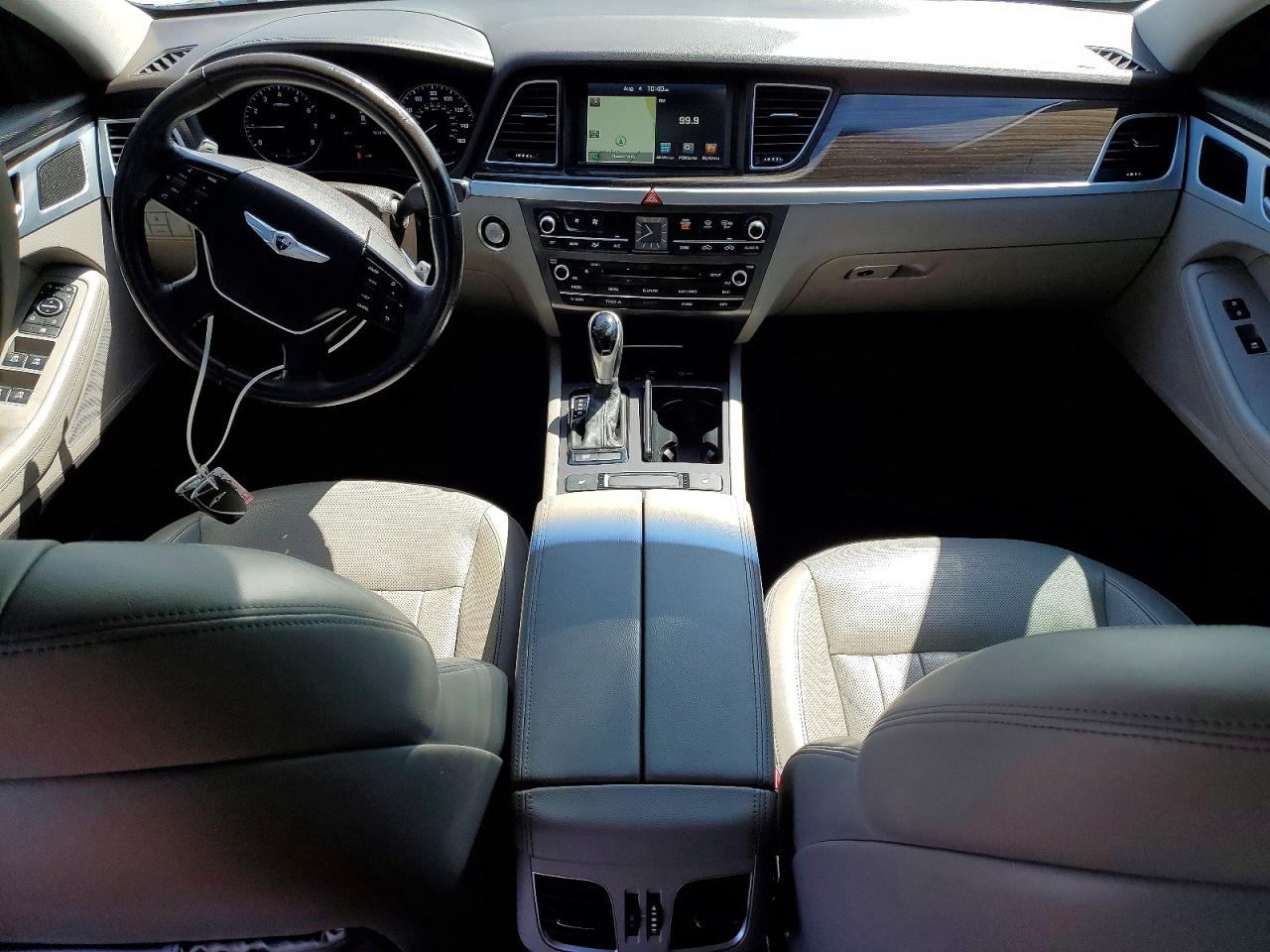 2015 Hyundai Genesis 3.8l Белый vin: KMHGN4JE9FU043525