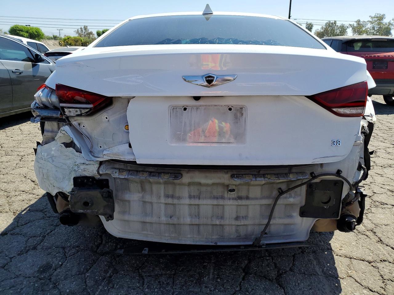 2015 Hyundai Genesis 3.8l Белый vin: KMHGN4JE9FU043525