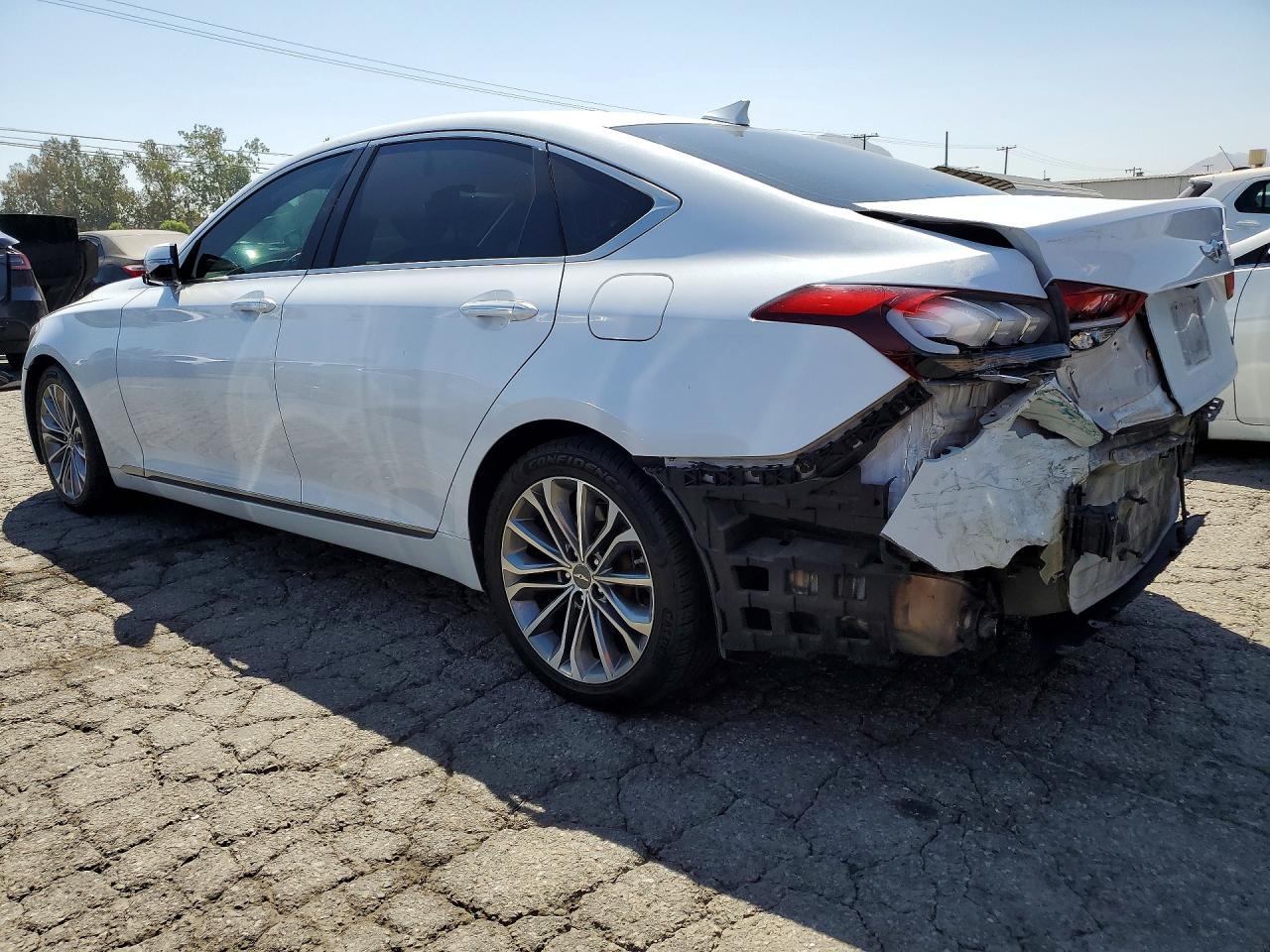 2015 Hyundai Genesis 3.8l Белый vin: KMHGN4JE9FU043525