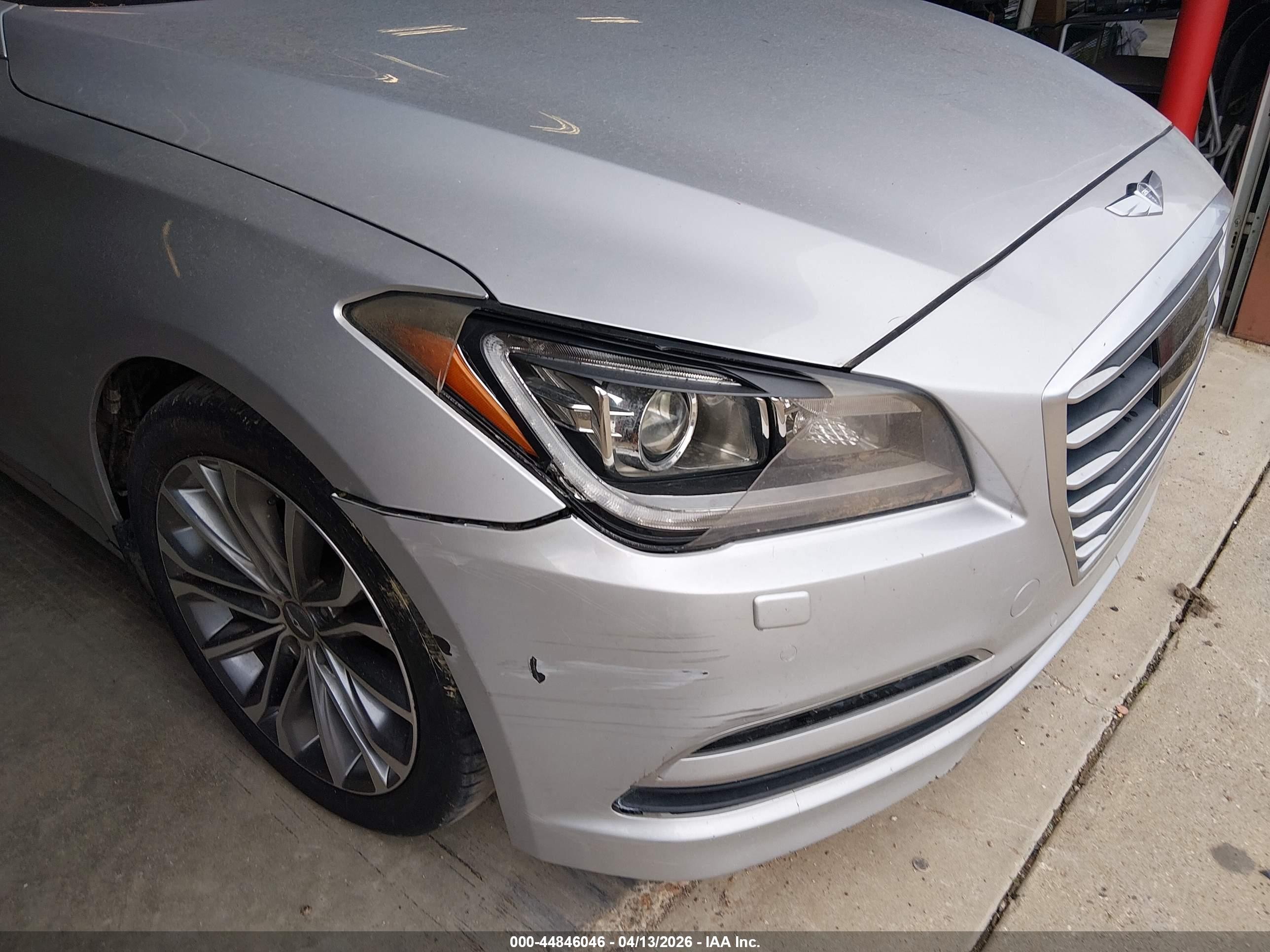 2015 Hyundai Genesis 3.8 Silver vin: KMHGN4JE9FU073754