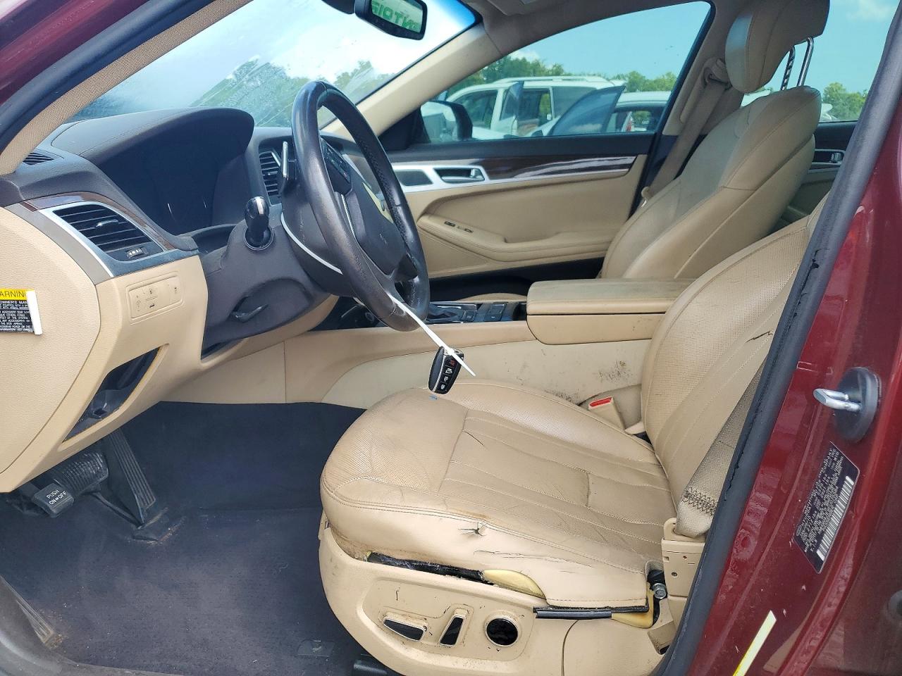 2015 Hyundai Genesis 3.8l Red vin: KMHGN4JE9FU075584