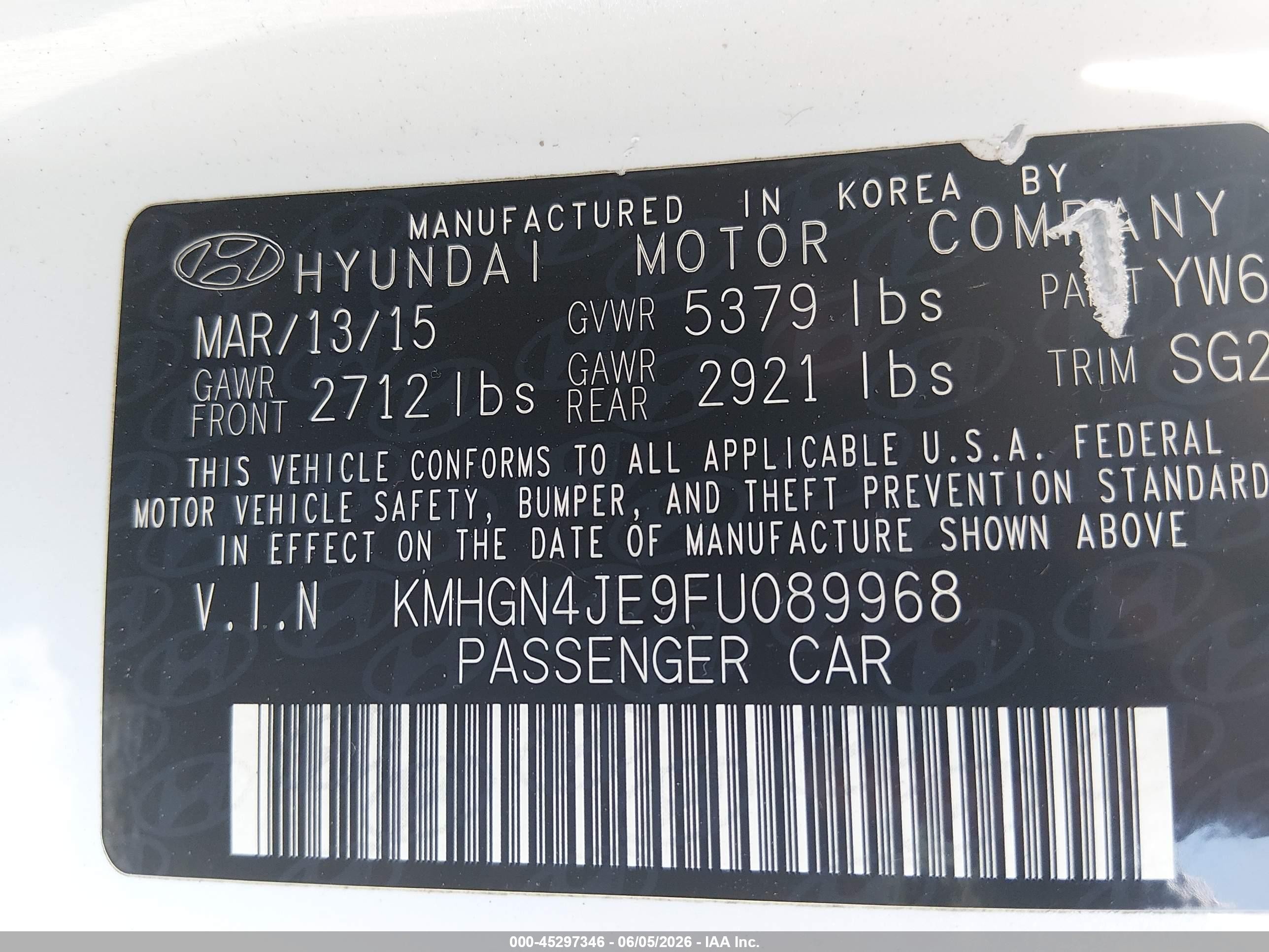 2015 Hyundai Genesis 3.8 White vin: KMHGN4JE9FU089968