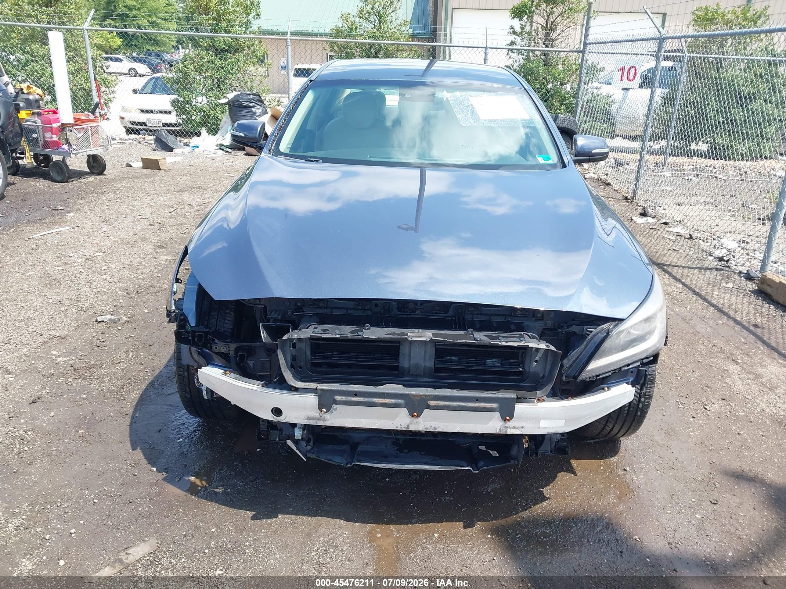 2015 Hyundai Genesis 3.8 Blue vin: KMHGN4JE9FU094202