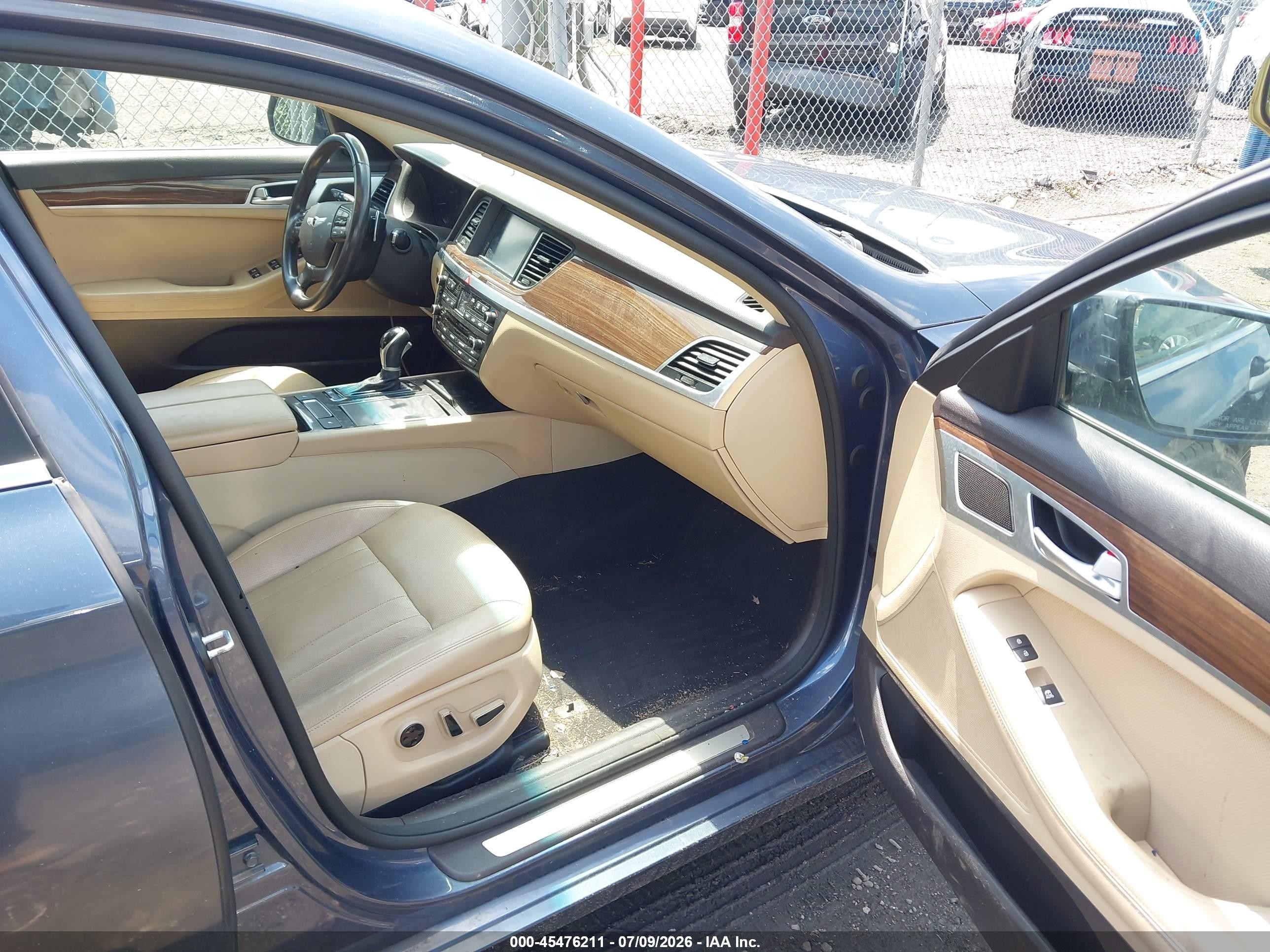 2015 Hyundai Genesis 3.8 Blue vin: KMHGN4JE9FU094202