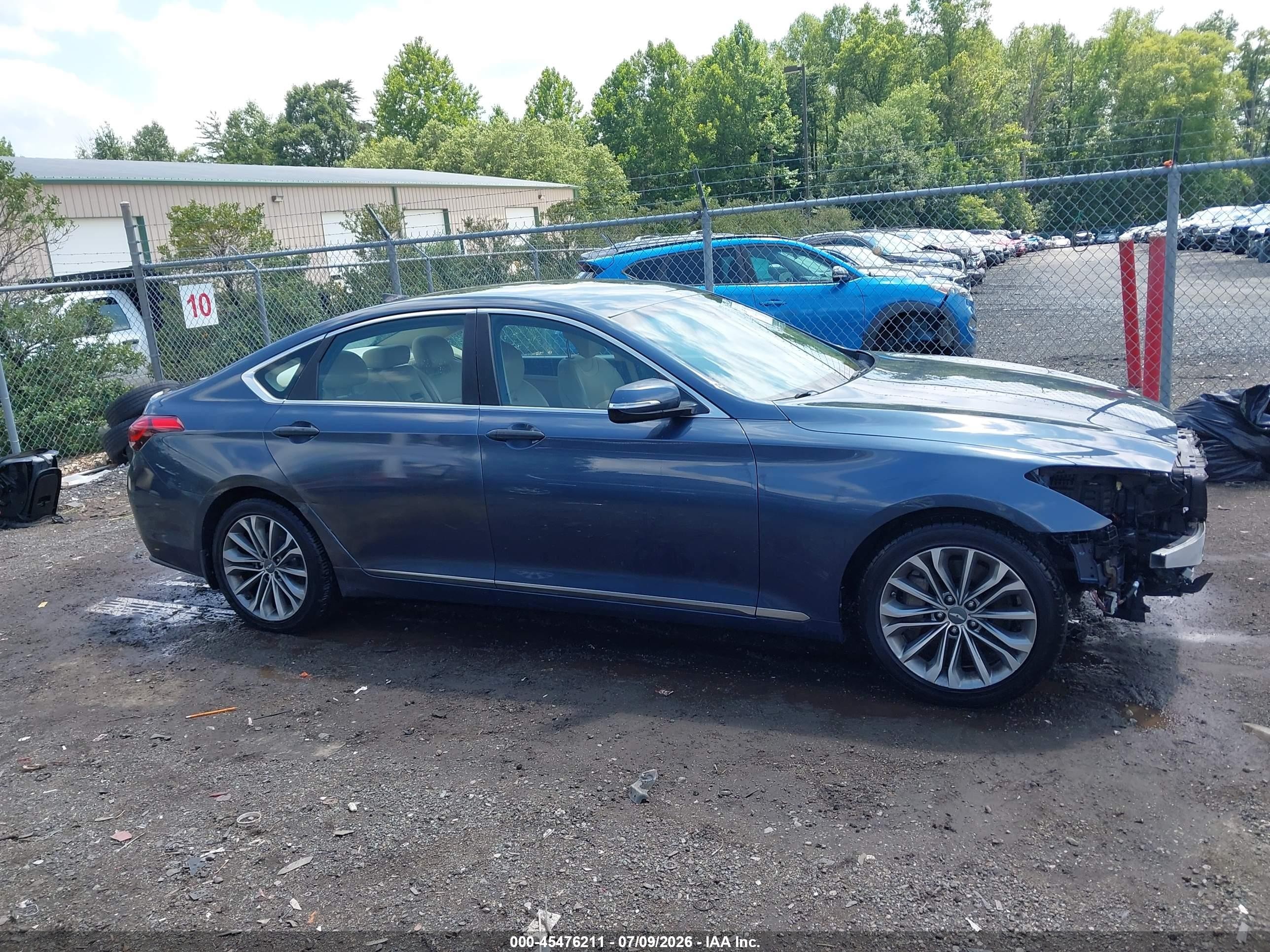 2015 Hyundai Genesis 3.8 Blue vin: KMHGN4JE9FU094202
