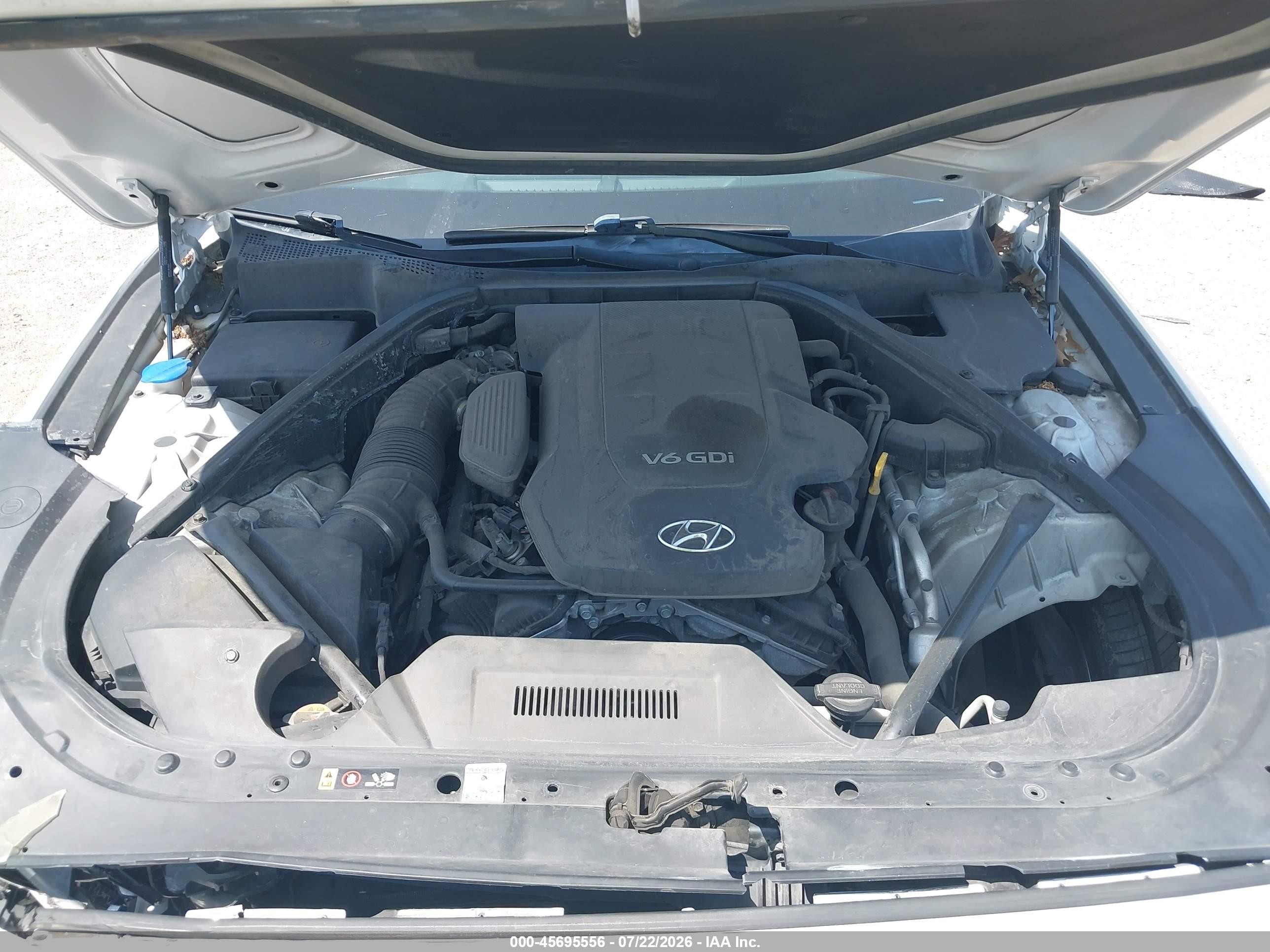 2015 Hyundai Genesis 3.8 Белый vin: KMHGN4JE9FU101908