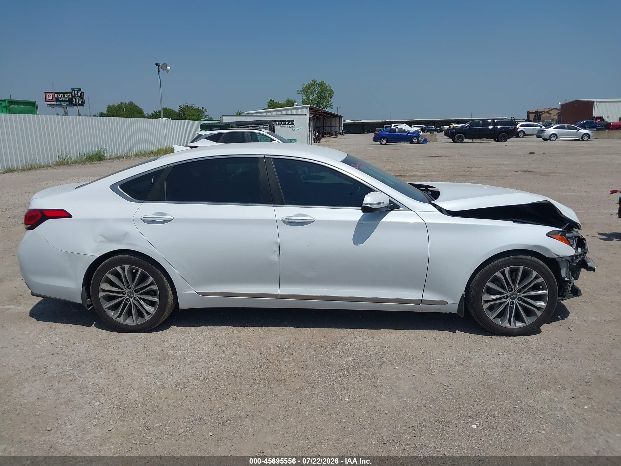 2015 Hyundai Genesis 3.8 Белый vin: KMHGN4JE9FU101908
