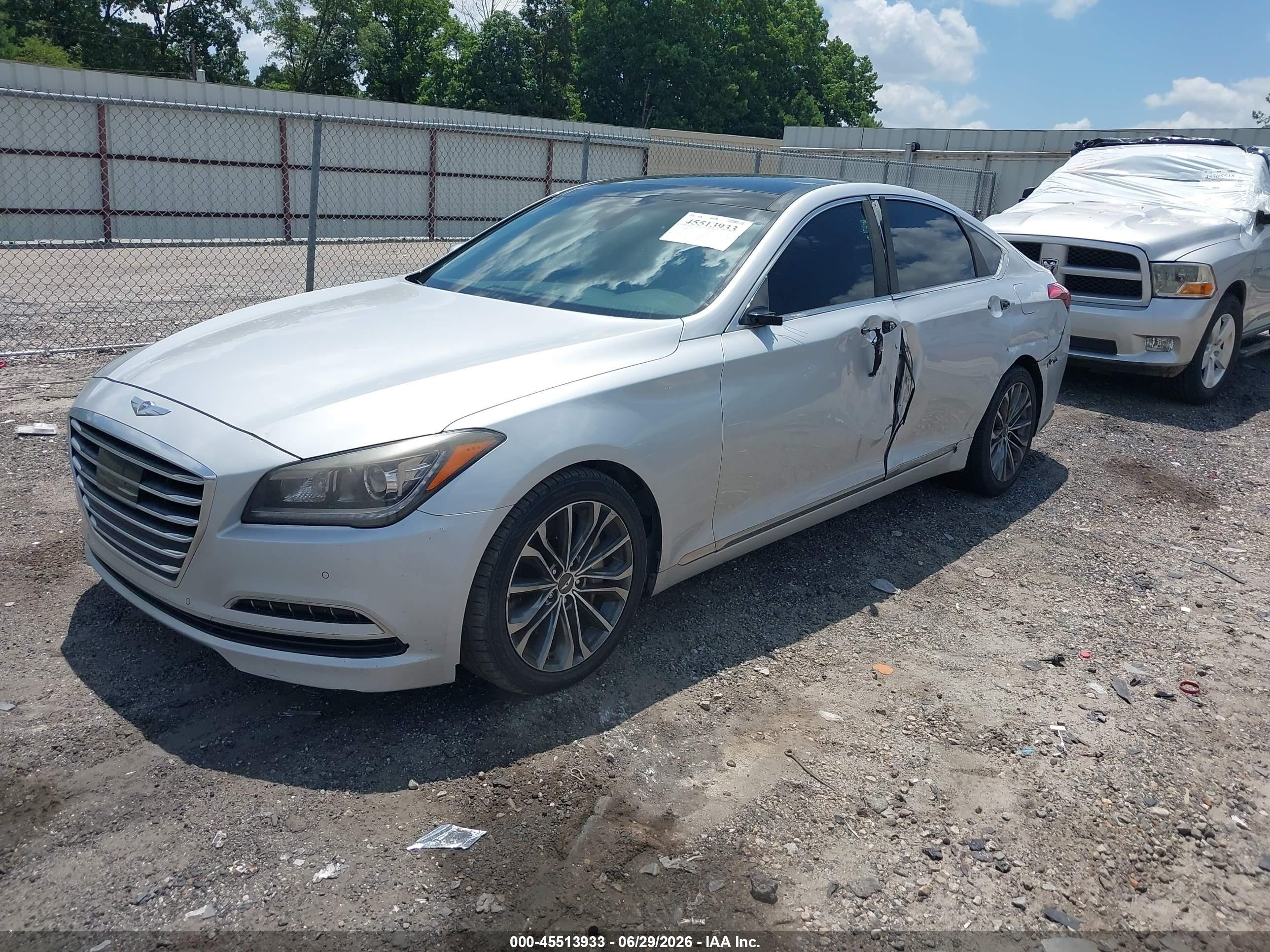 2015 Hyundai Genesis 3.8 Silver vin: KMHGN4JE9FU102346