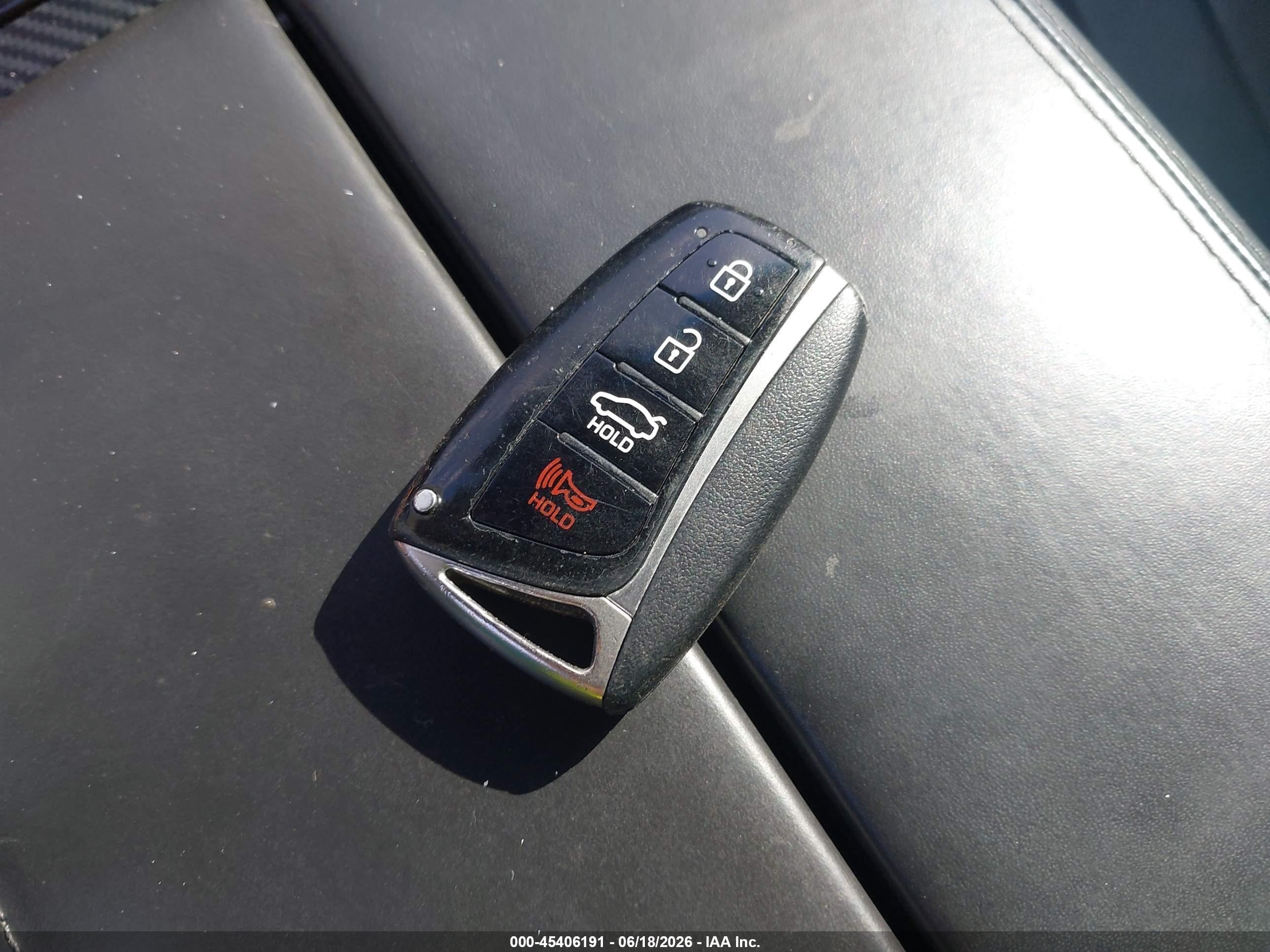 2015 Hyundai Genesis 3.8 Black vin: KMHGN4JE9FU103545