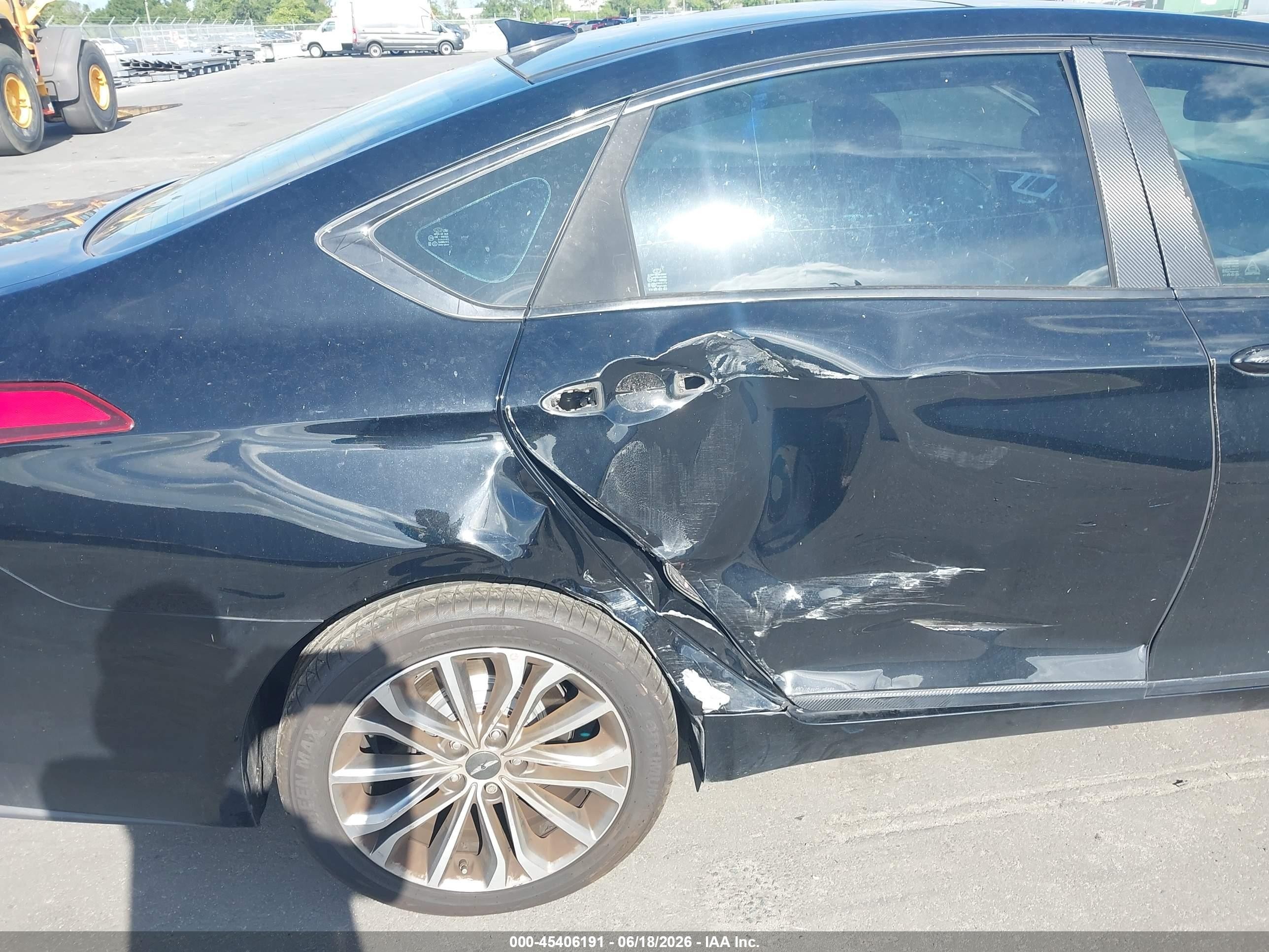 2015 Hyundai Genesis 3.8 Black vin: KMHGN4JE9FU103545
