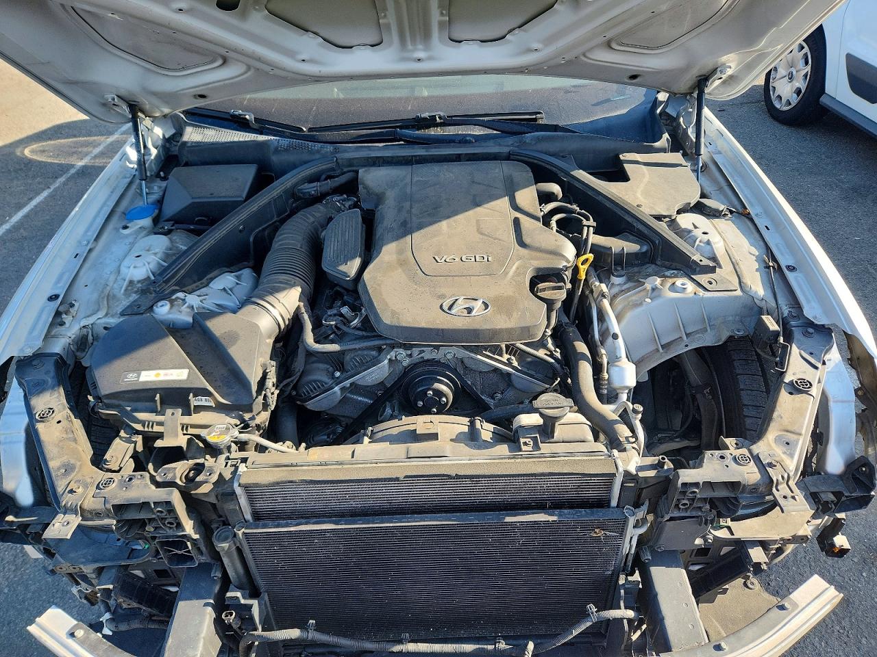 2015 Hyundai Genesis 3.8l Silver vin: KMHGN4JEXFU016849