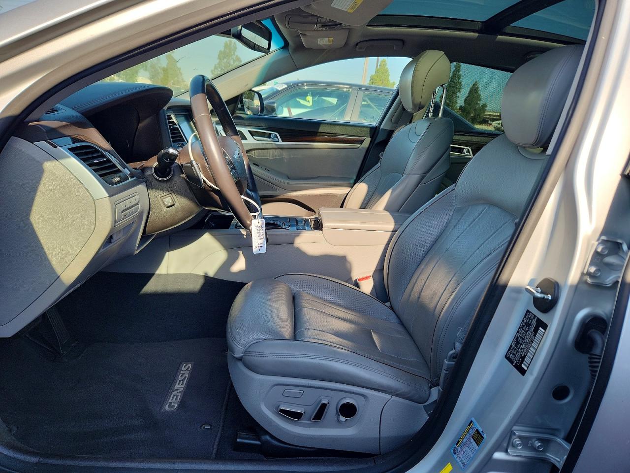 2015 Hyundai Genesis 3.8l Silver vin: KMHGN4JEXFU016849
