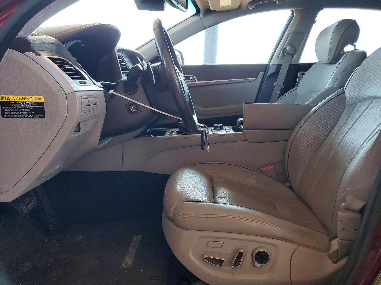 2015 Hyundai Genesis 3.8l Burgundy vin: KMHGN4JEXFU028063