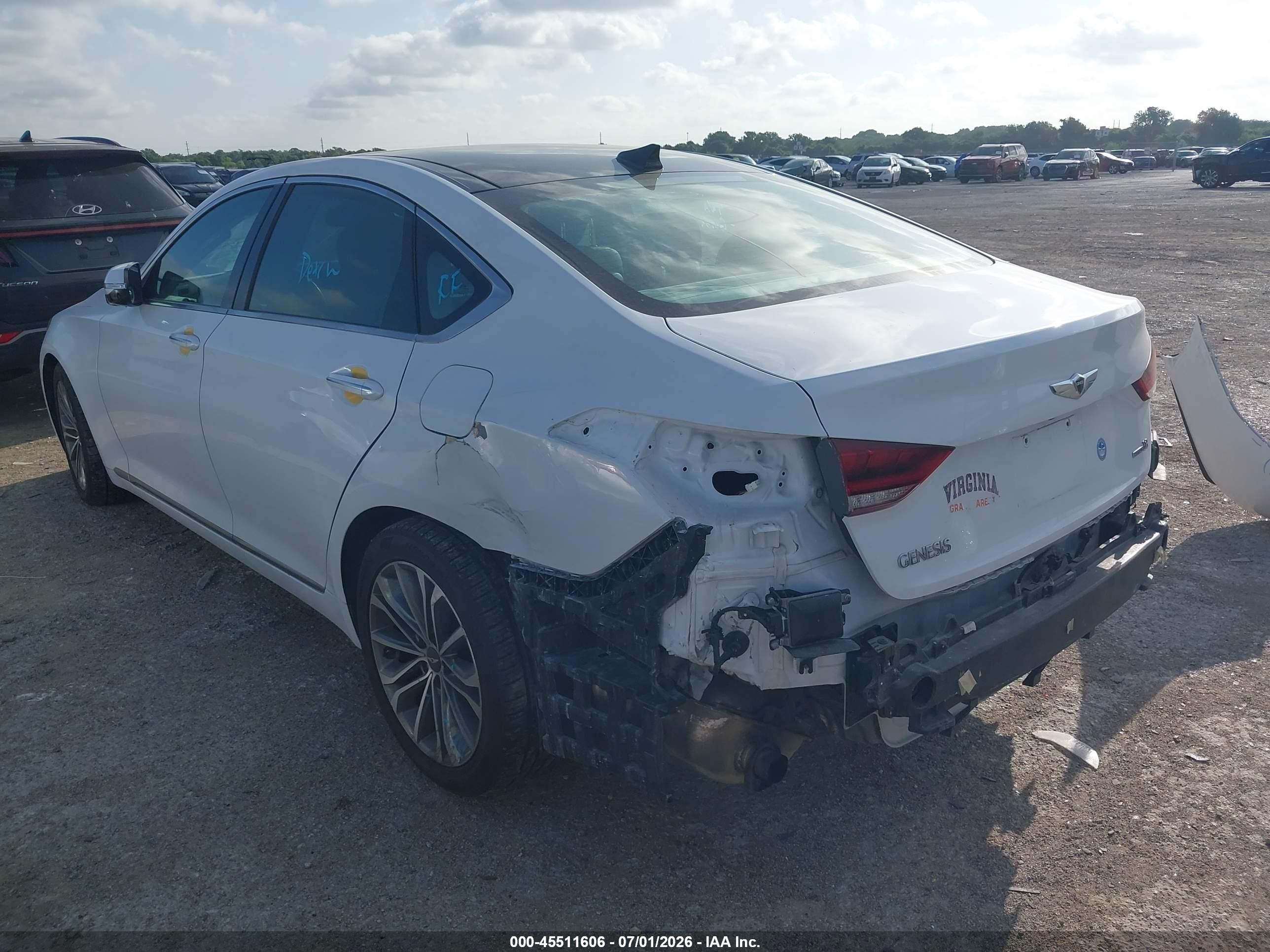 2015 Hyundai Genesis 3.8 Белый vin: KMHGN4JEXFU037569