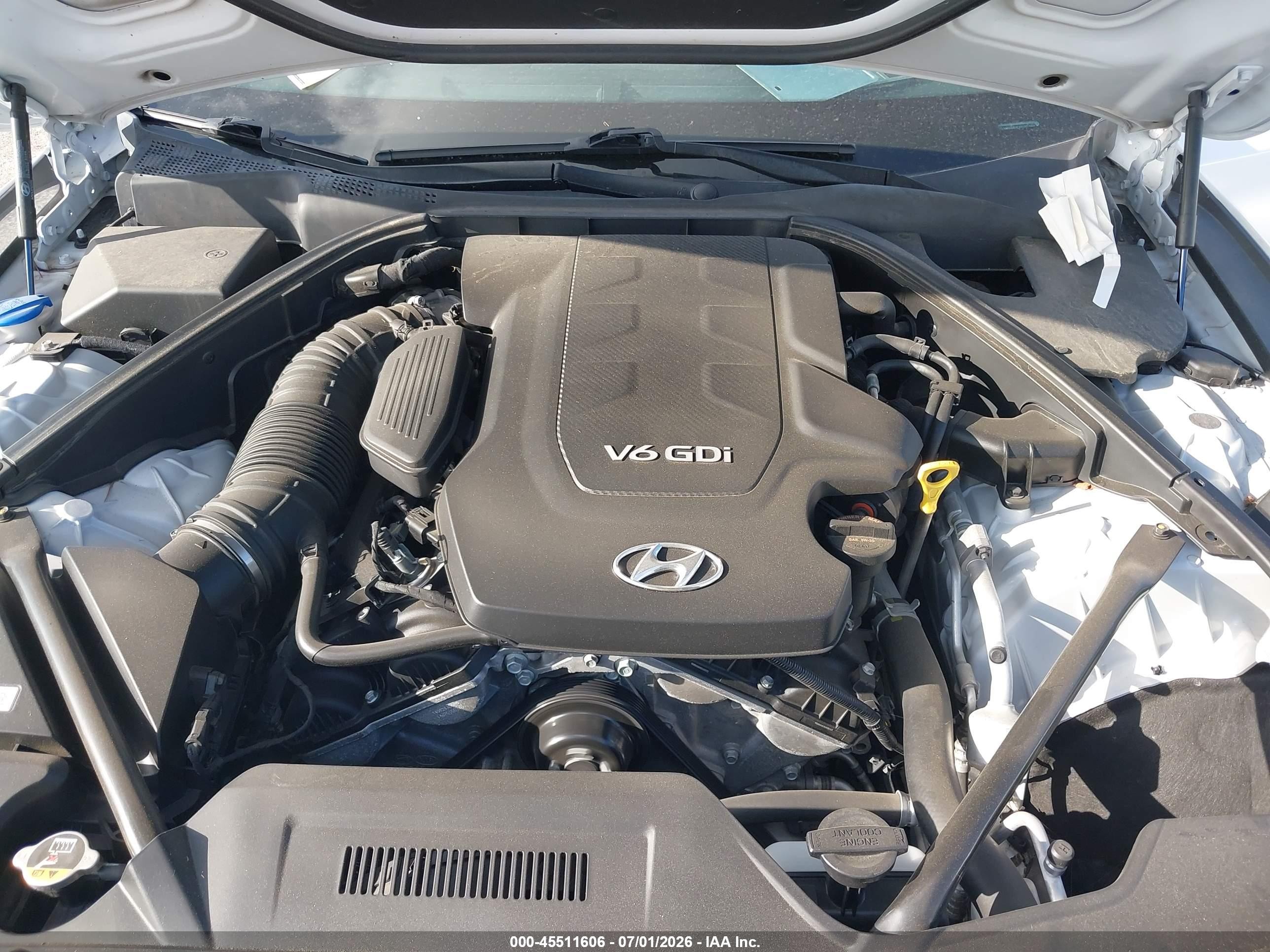 2015 Hyundai Genesis 3.8 Белый vin: KMHGN4JEXFU037569
