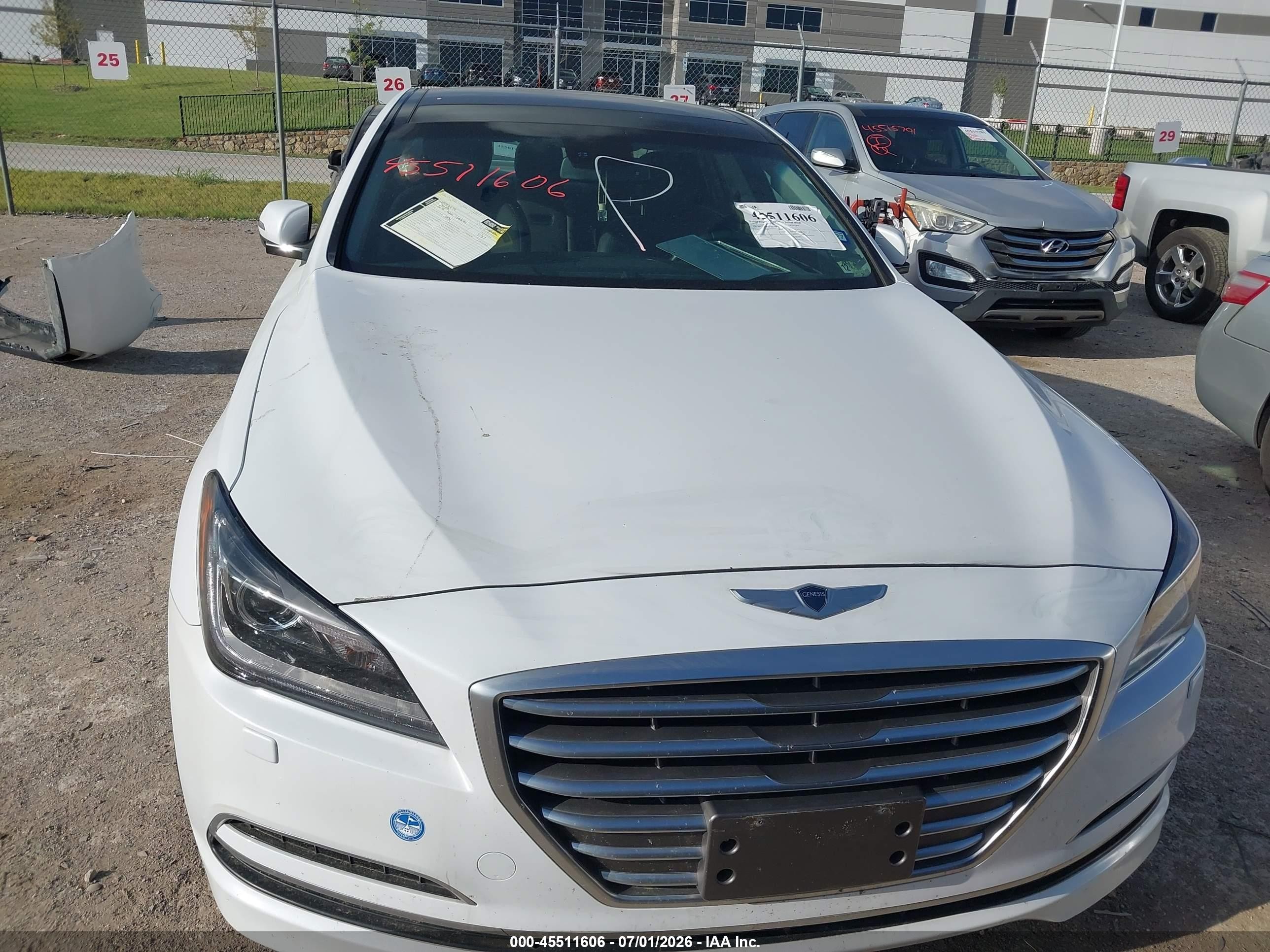 2015 Hyundai Genesis 3.8 Белый vin: KMHGN4JEXFU037569