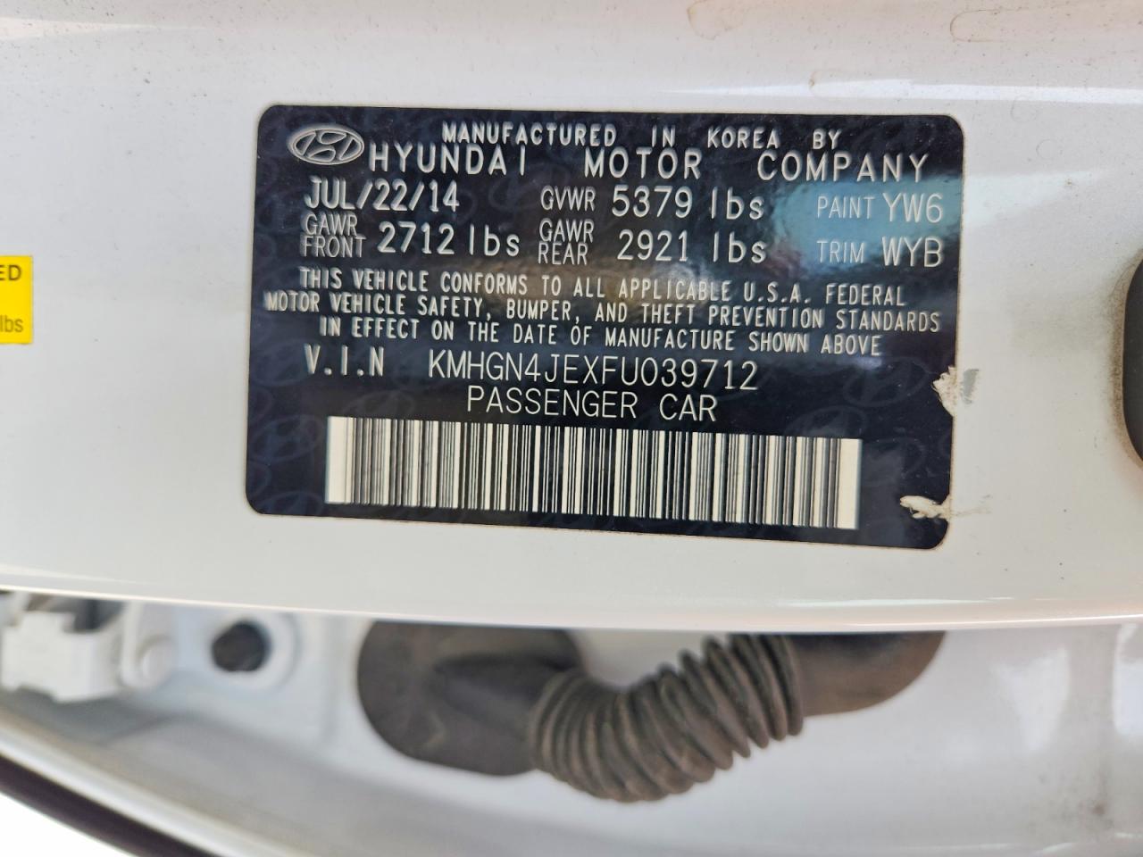 2015 Hyundai Genesis 3.8l White vin: KMHGN4JEXFU039712